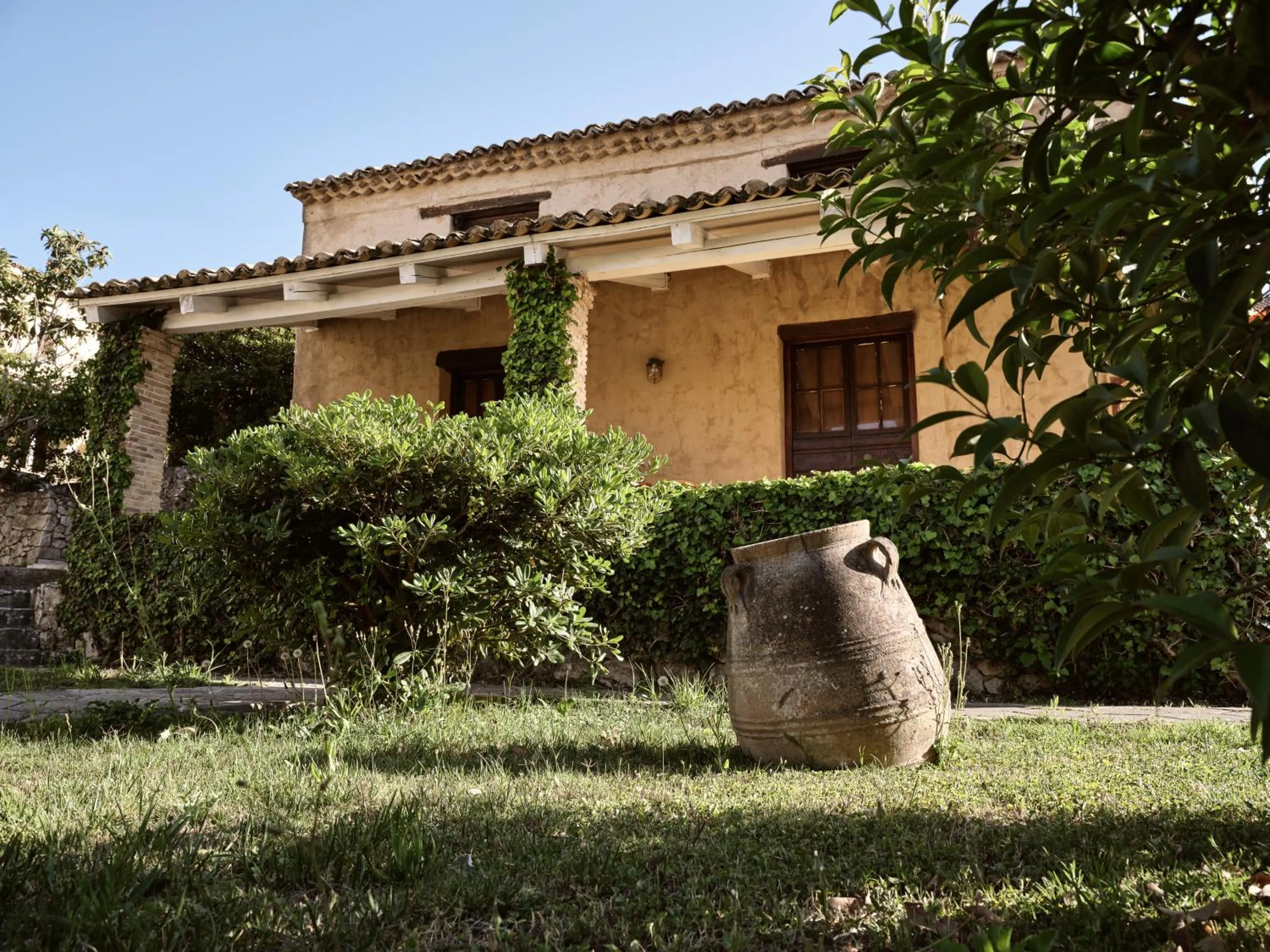 Garden in Razis Apartments