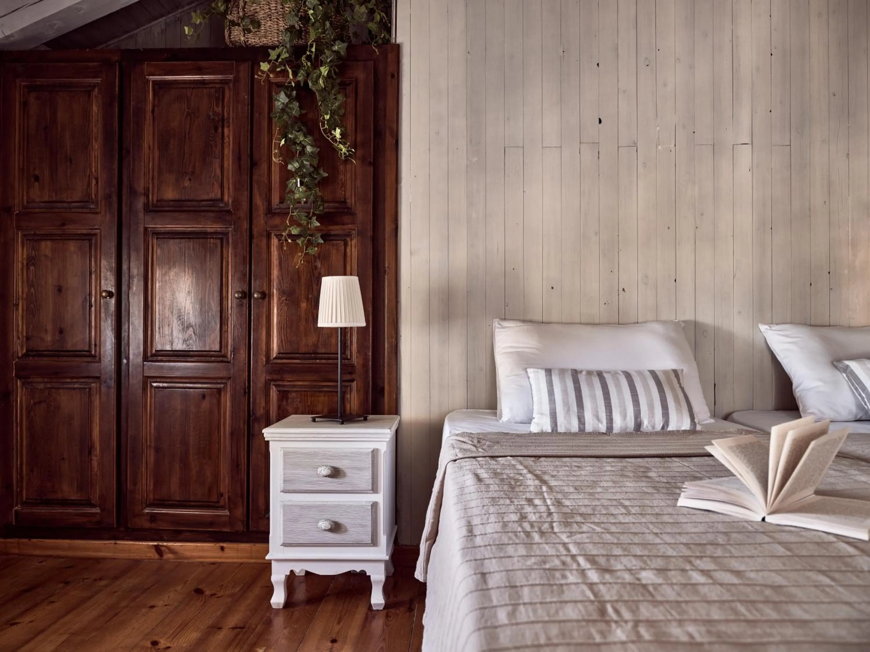 Bedroom, Bed in Razis Apartments