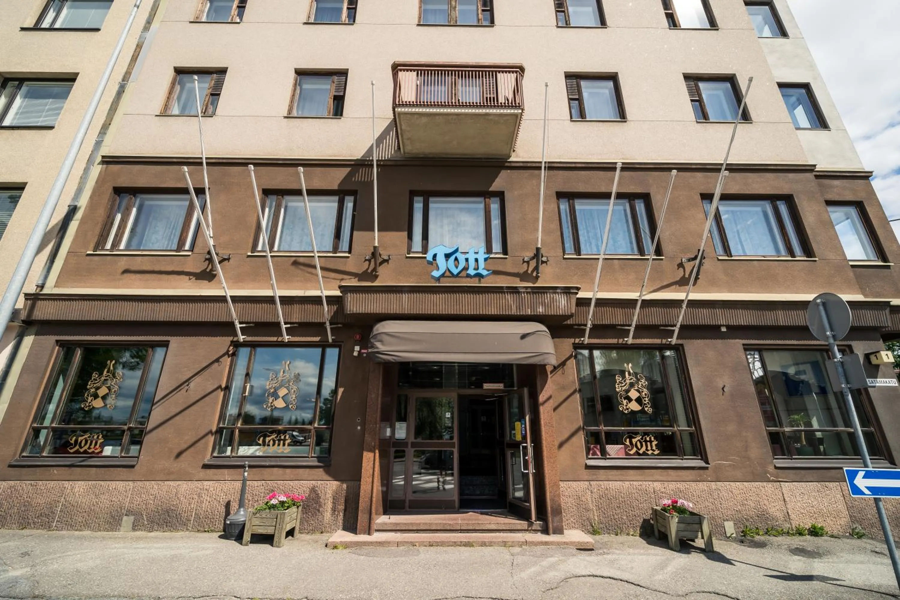 Facade/entrance in Summer Hotel Tott