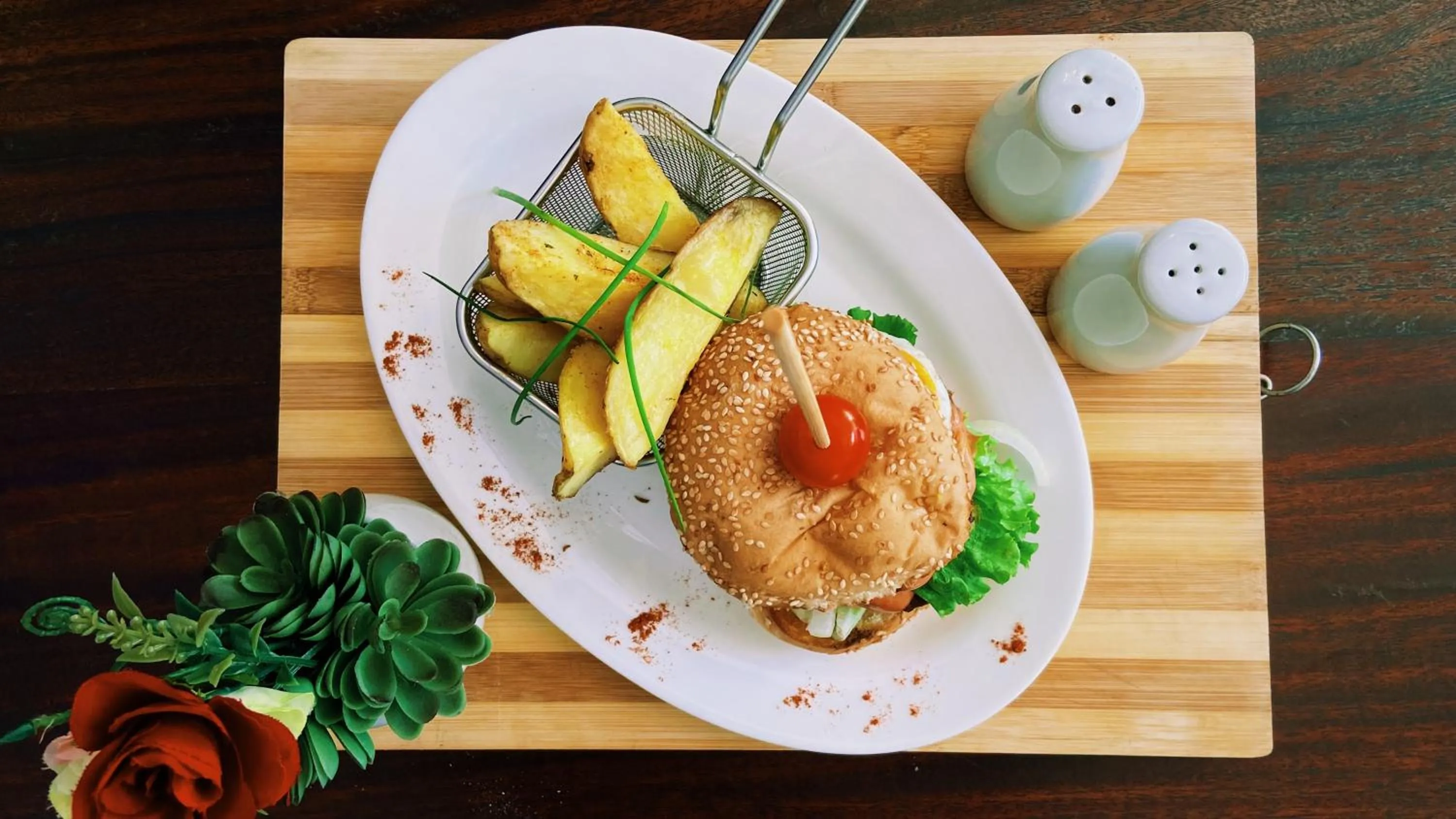 Lunch in Ledumo Guest lodge