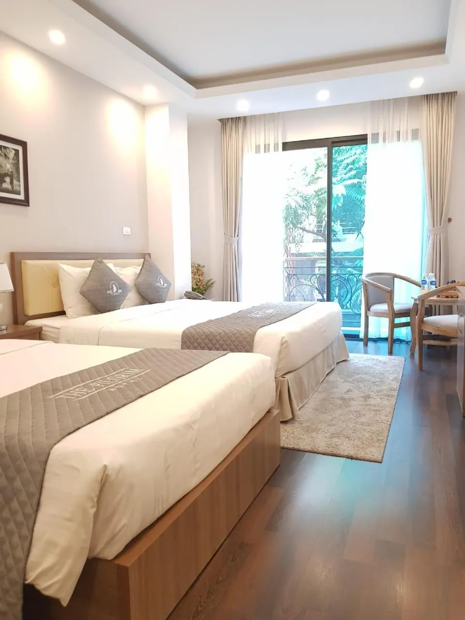 Photo of the whole room, Bed in The Pilgrim Hotel