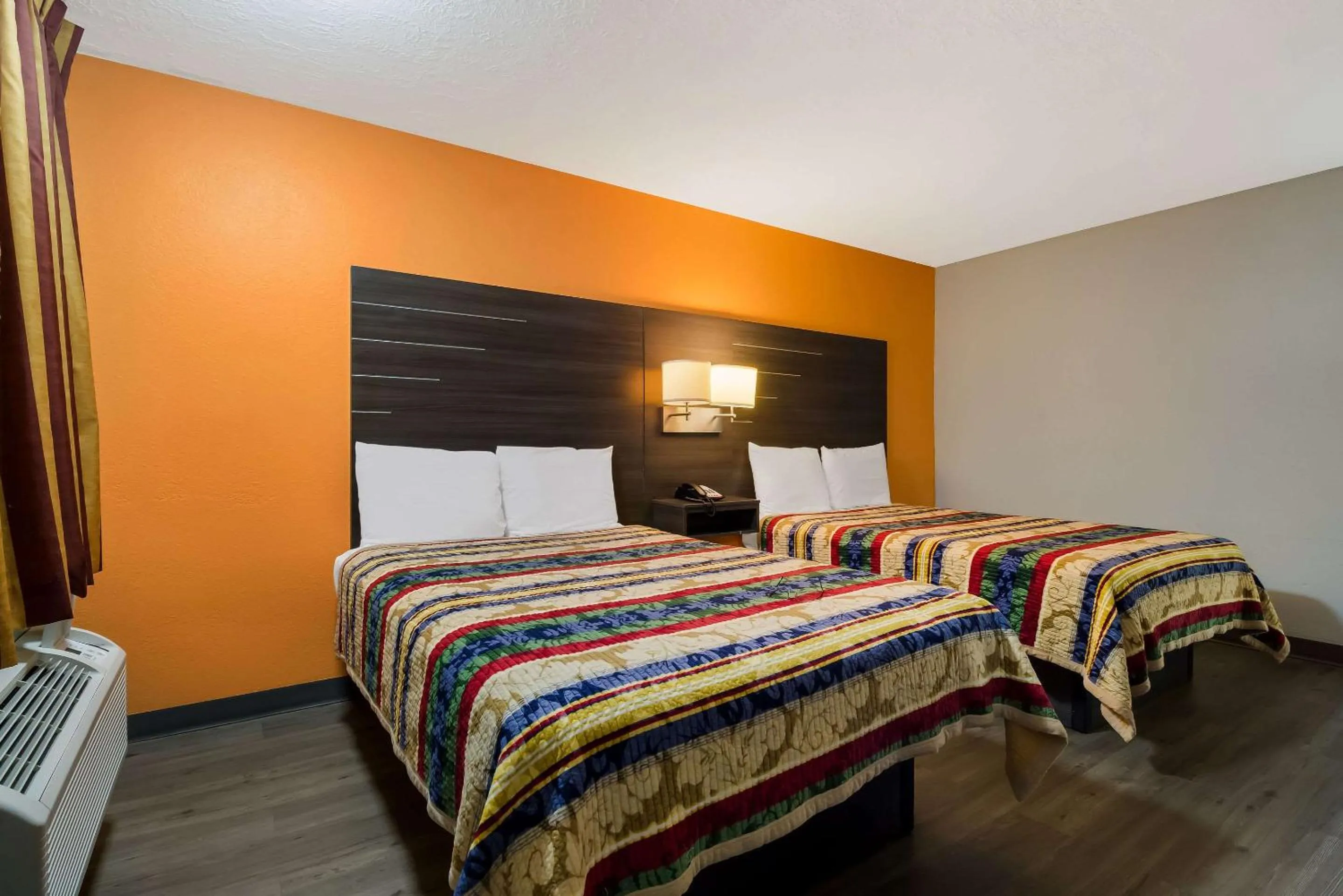 Bedroom, Bed in Rodeway Inn Conference Center