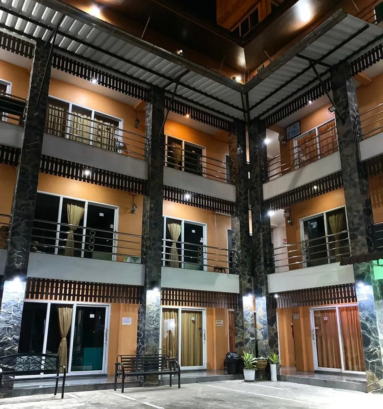 B and B Hotel B and B Hotel