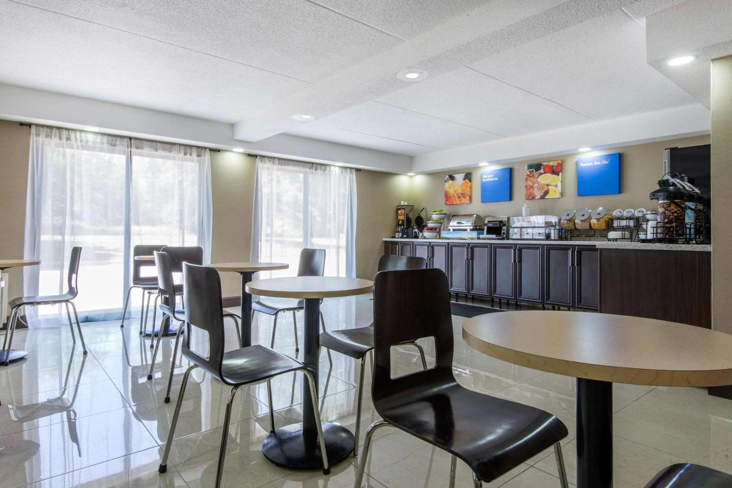 Restaurant/places to eat in Comfort Inn