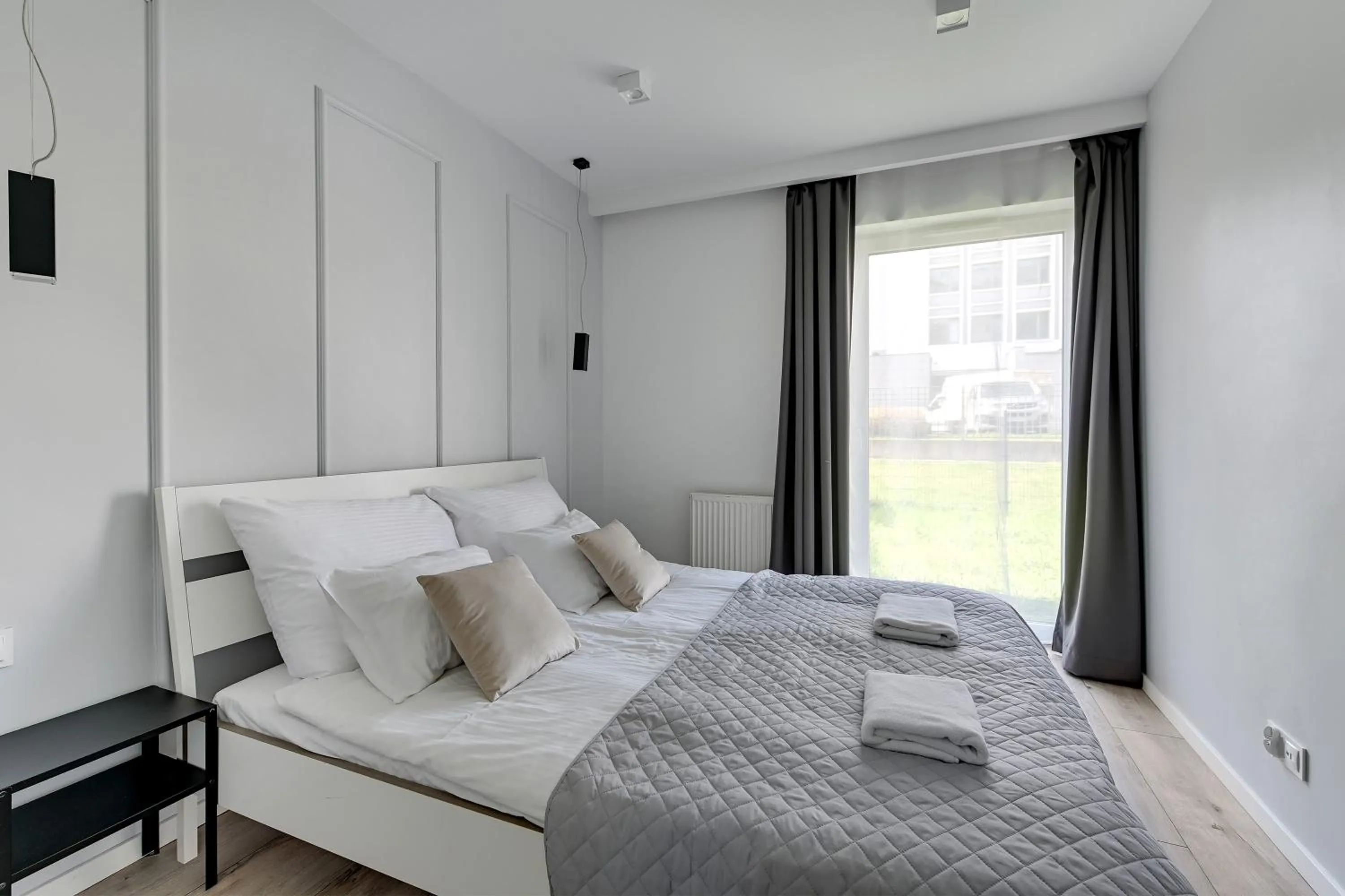 Bed in Angielska Grobla Apartinfo Apartments