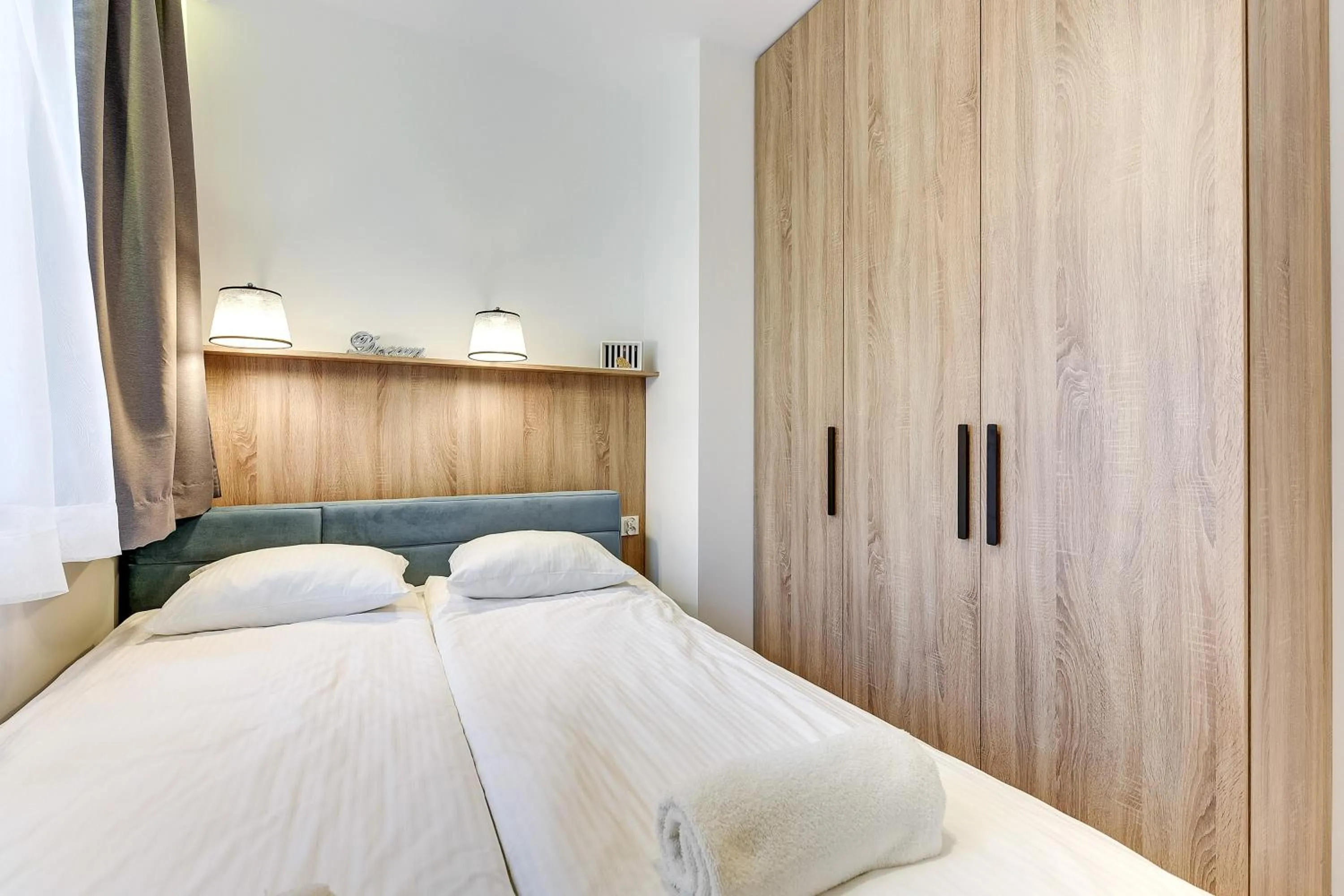 Bed in Angielska Grobla Apartinfo Apartments