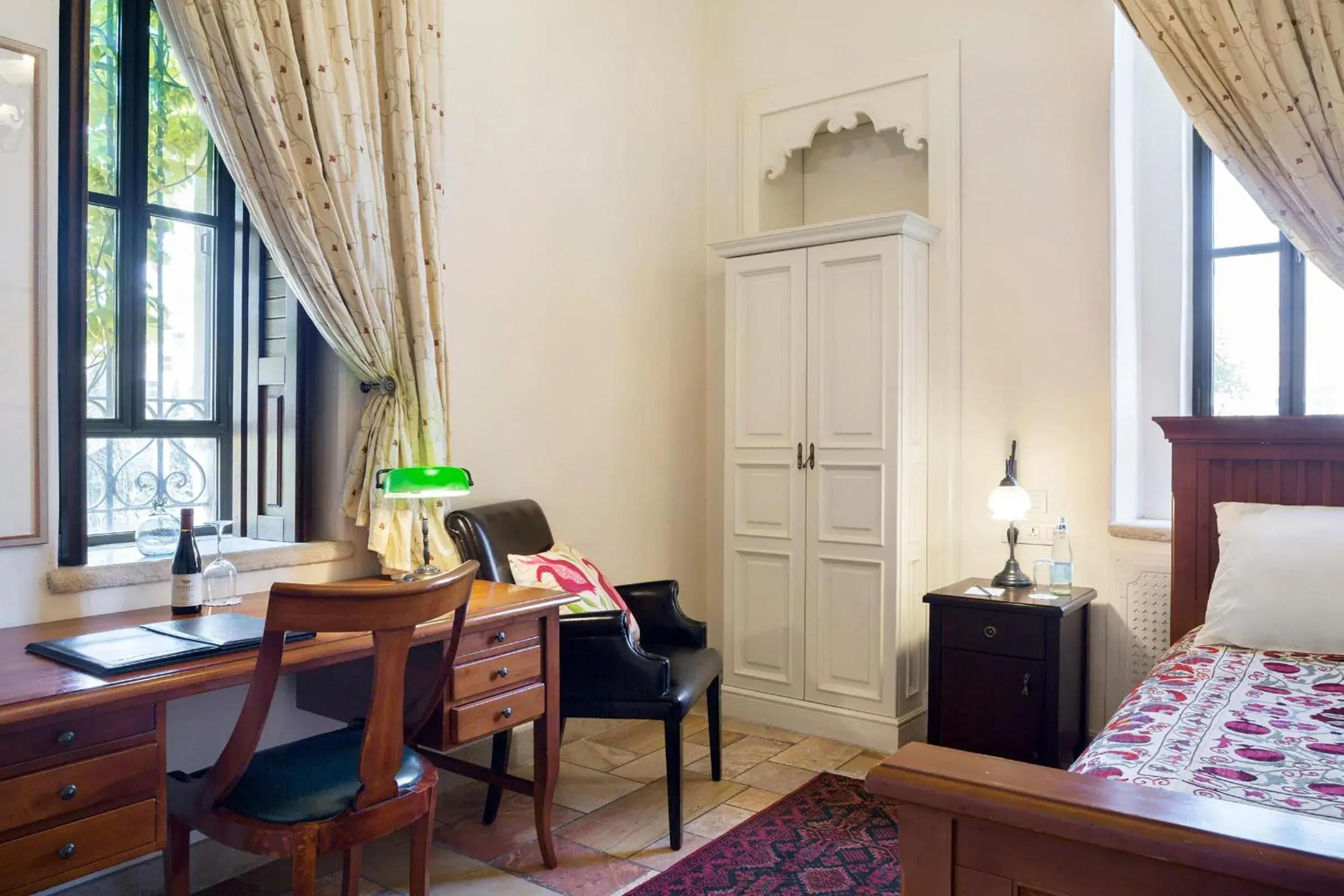 Standard Single Room in The American Colony Hotel - Small Luxury Hotels of the World Standard Single Room in The American Colony Hotel - Small Luxury Hotels of the World