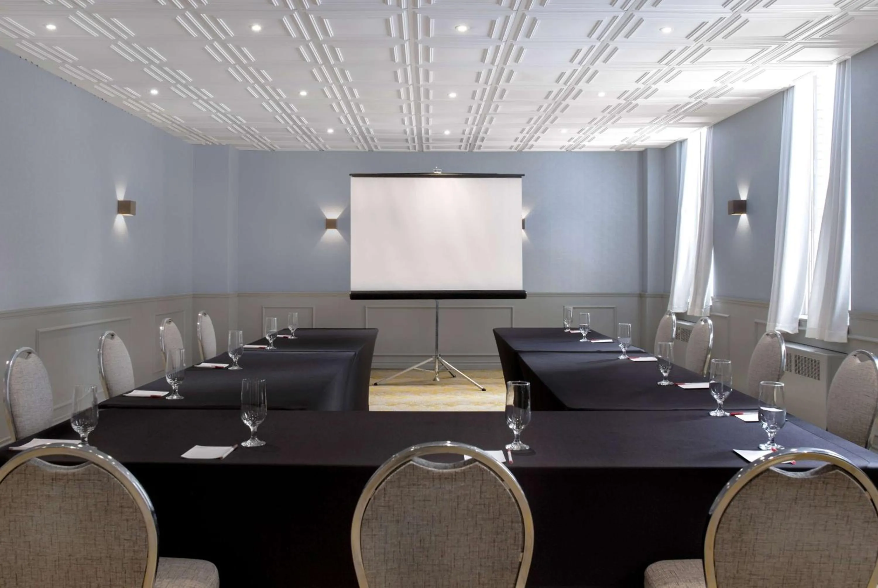 Meeting/conference room in Ramada Plaza by Wyndham Calgary Downtown
