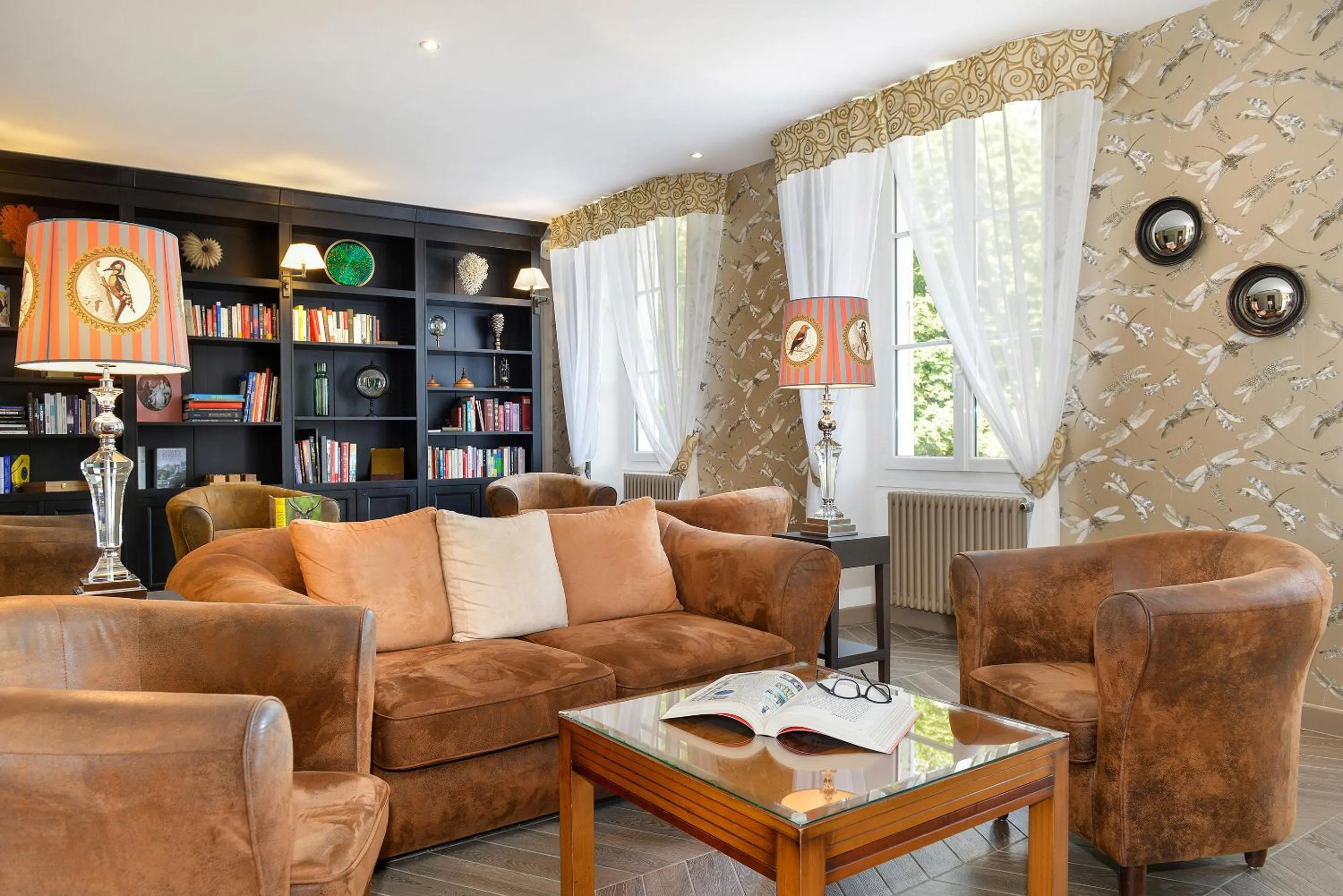 Lounge or bar in Logis Domaine De Valaudran