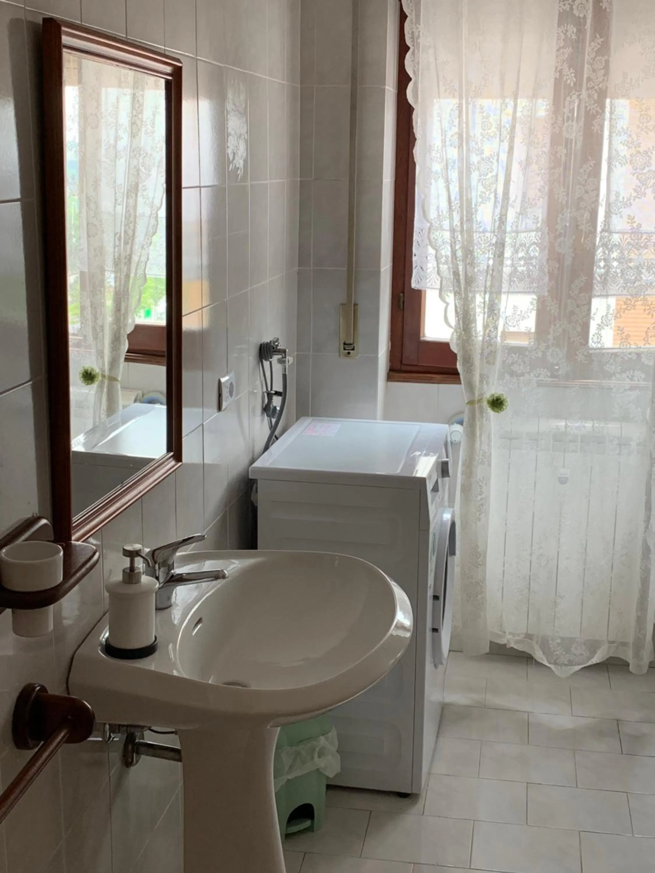 Bathroom in Affittacamere Serravalle Shopping