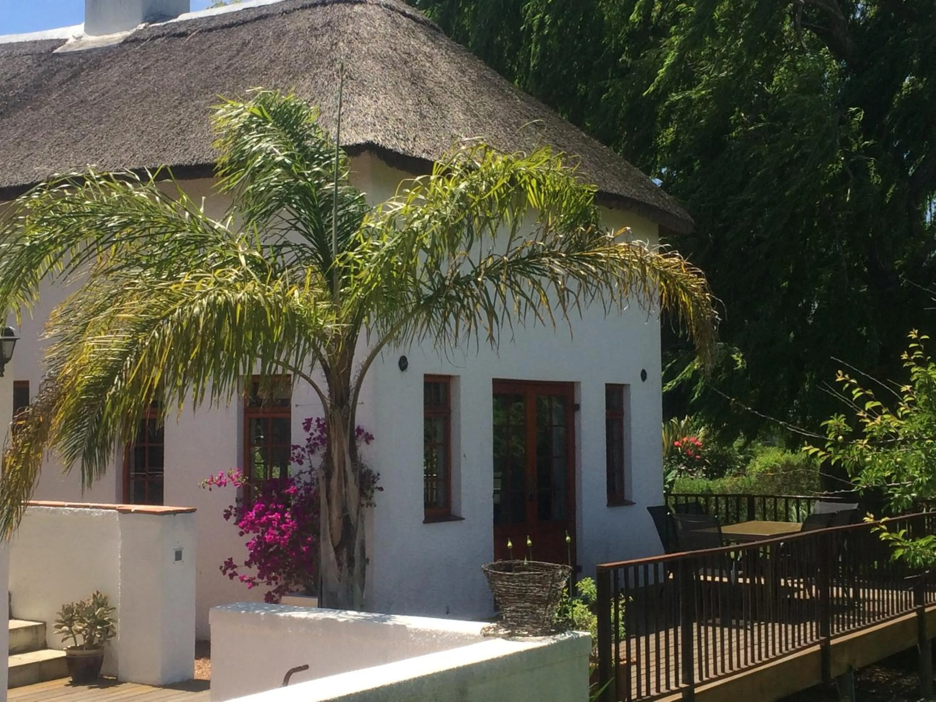 Cottage with Garden View in Acara Guesthouse & Cottages