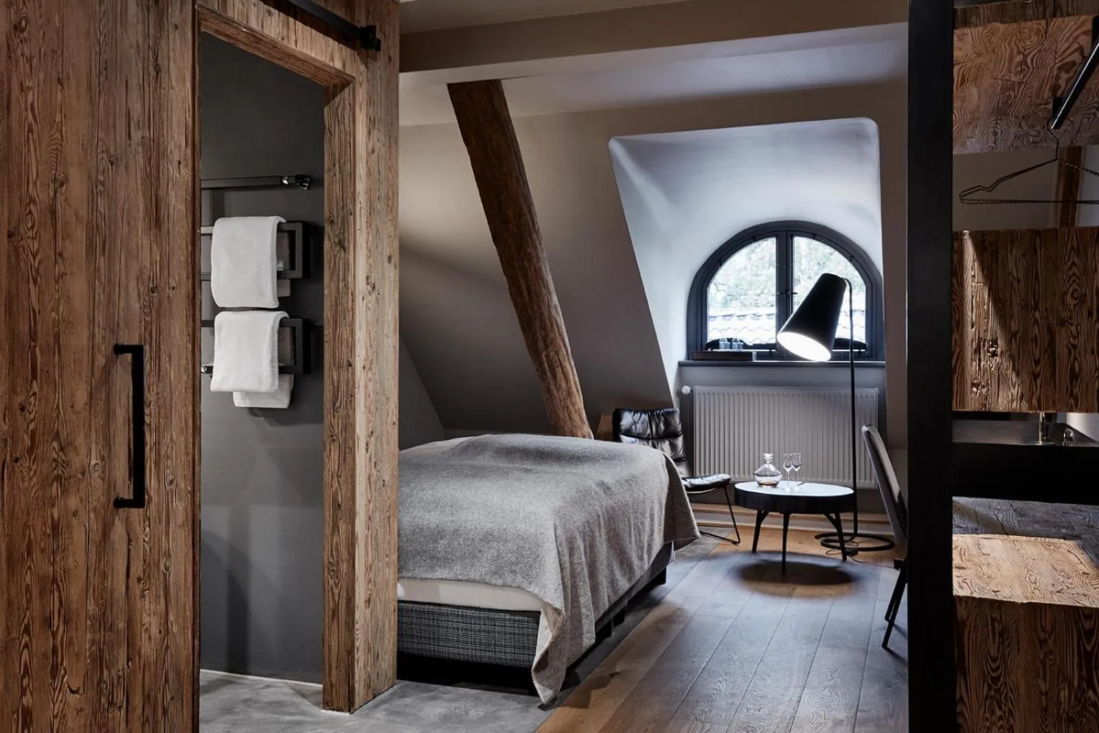 Photo of the whole room, Bed in Landhaus Flottbek Boutique Hotel