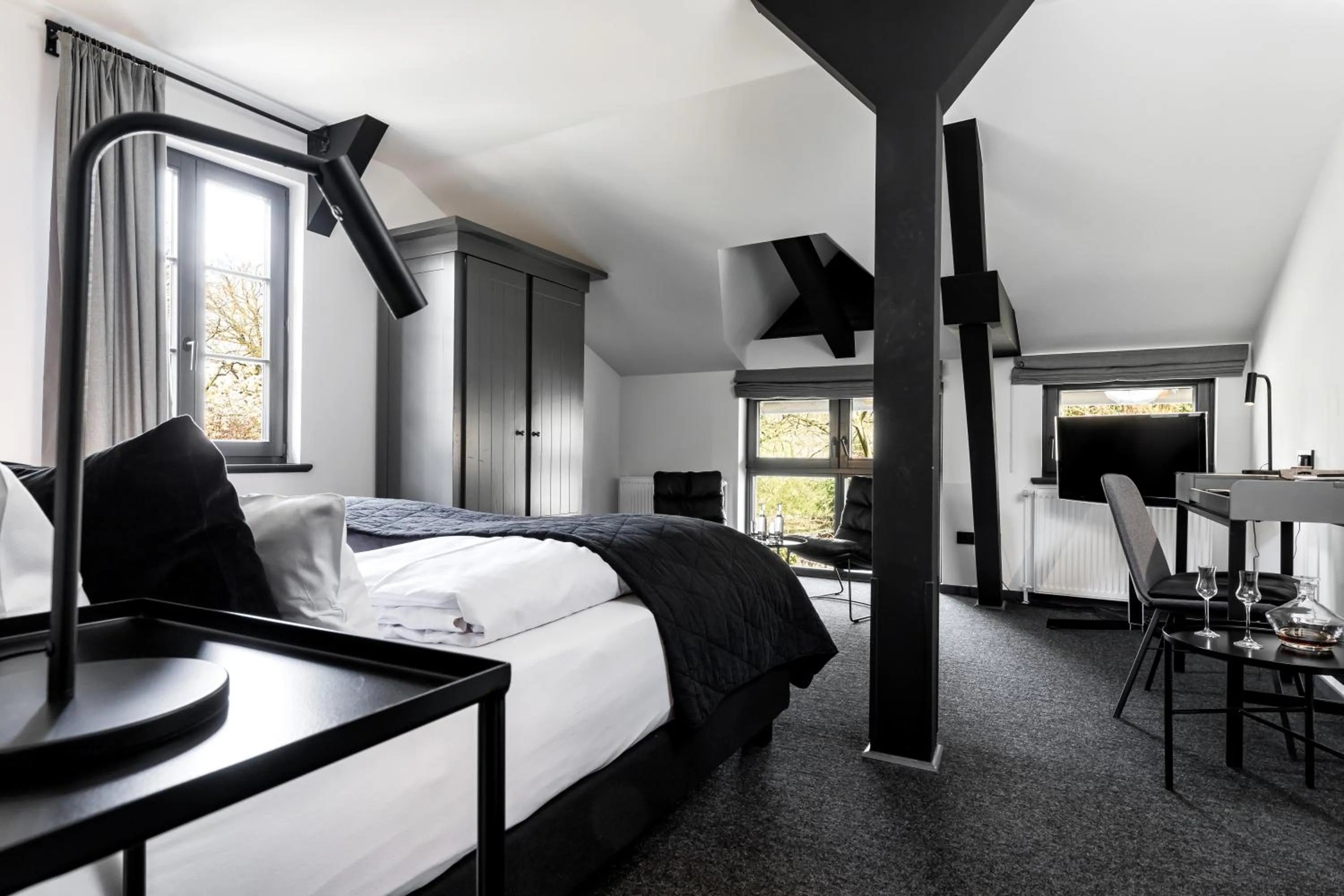 Photo of the whole room, Bed in Landhaus Flottbek Boutique Hotel