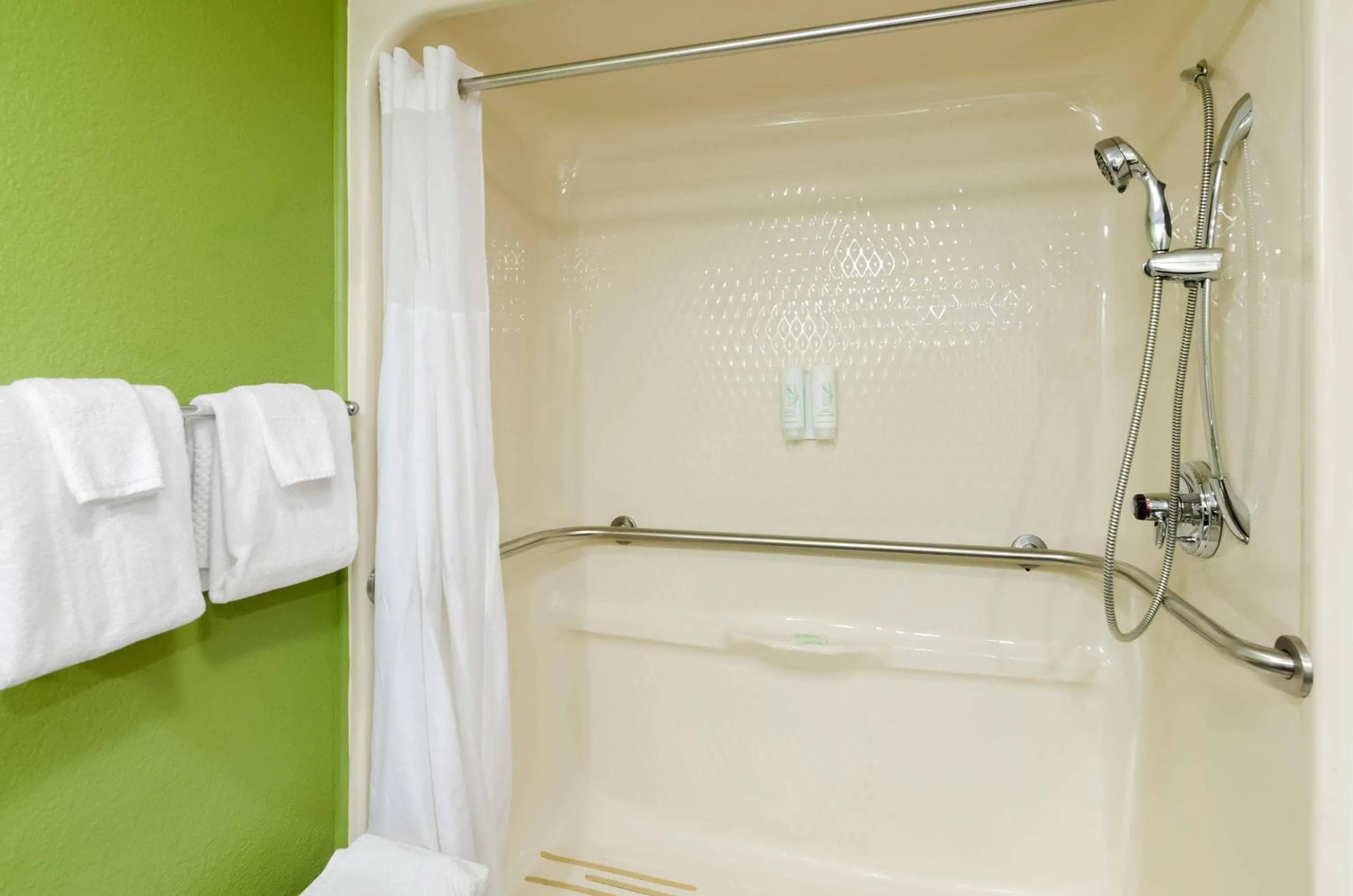 Bedroom in Sleep Inn Beaver- Beckley