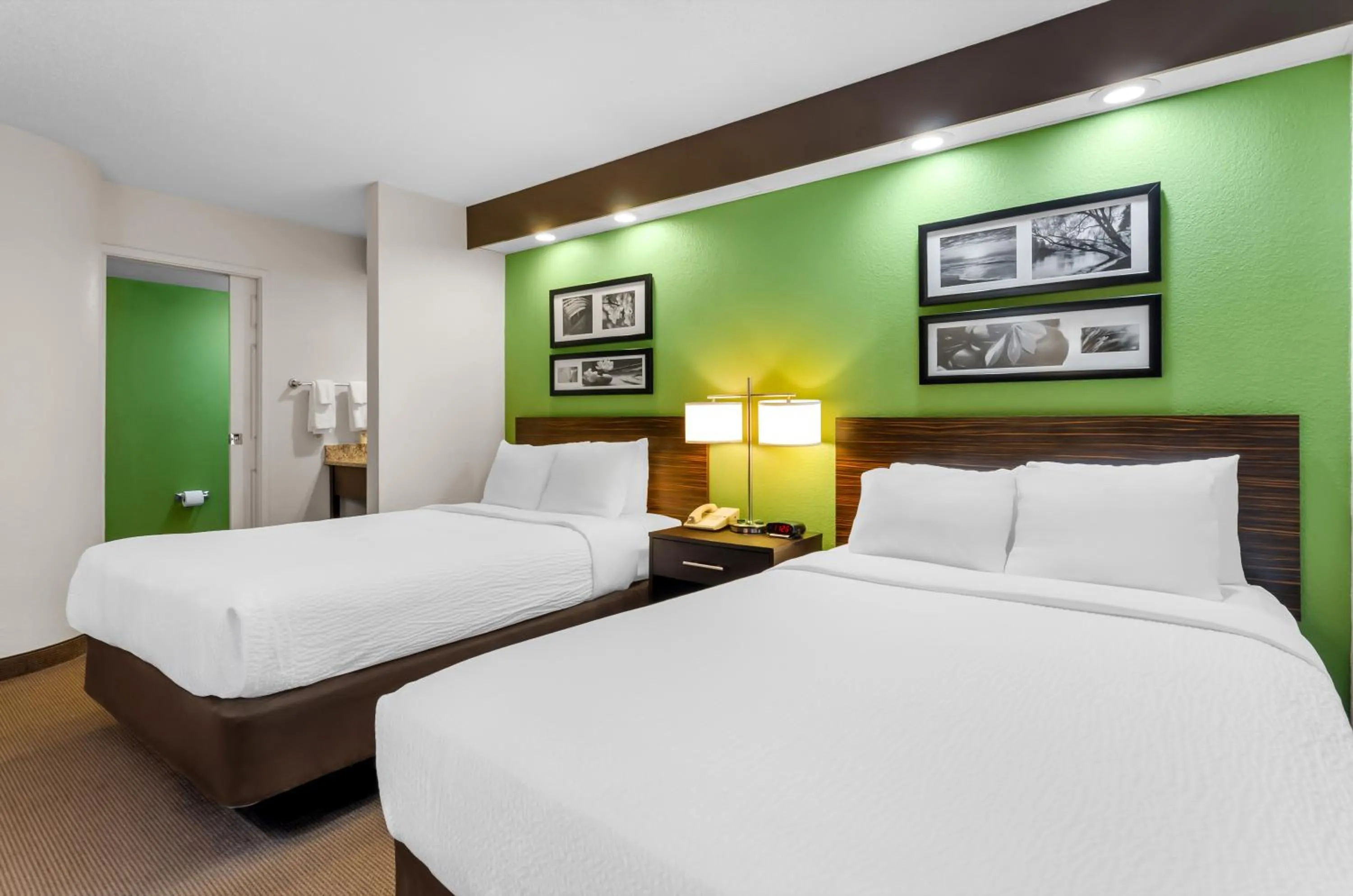 Bedroom, Bed in Sleep Inn Beaver- Beckley