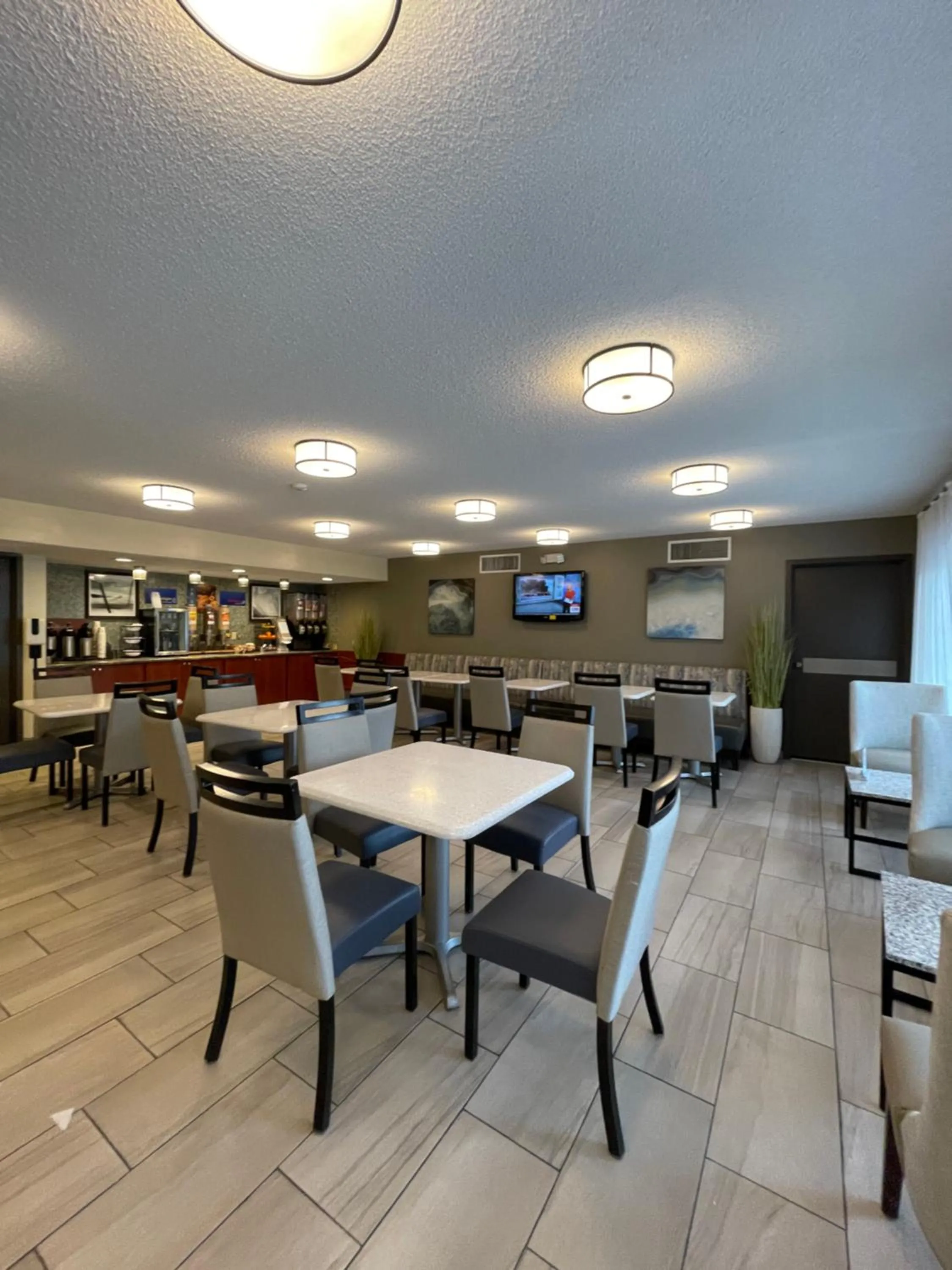 Breakfast in Best Western Tallahassee Downtown Inn and Suites