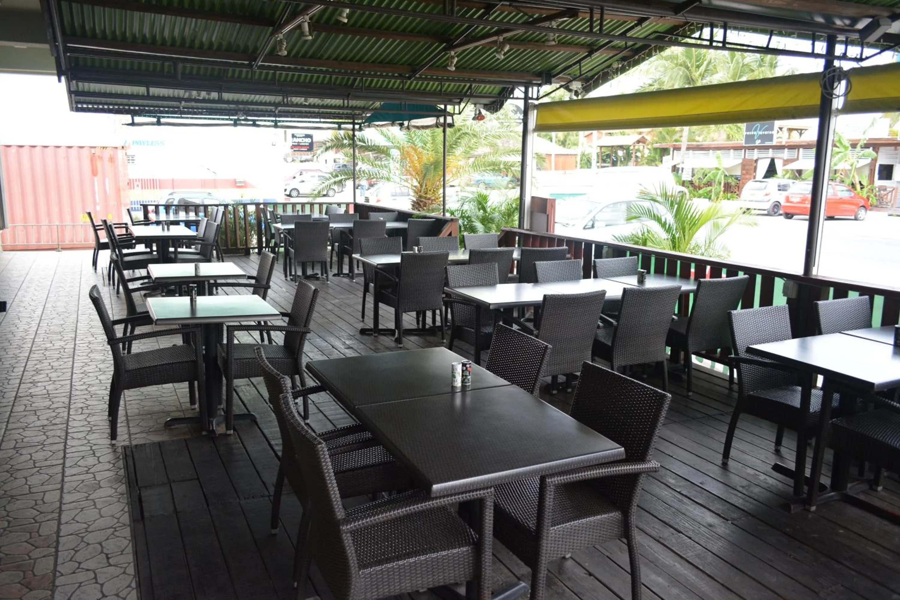 Restaurant/places to eat in Travel Inn Hotel Simpson Bay