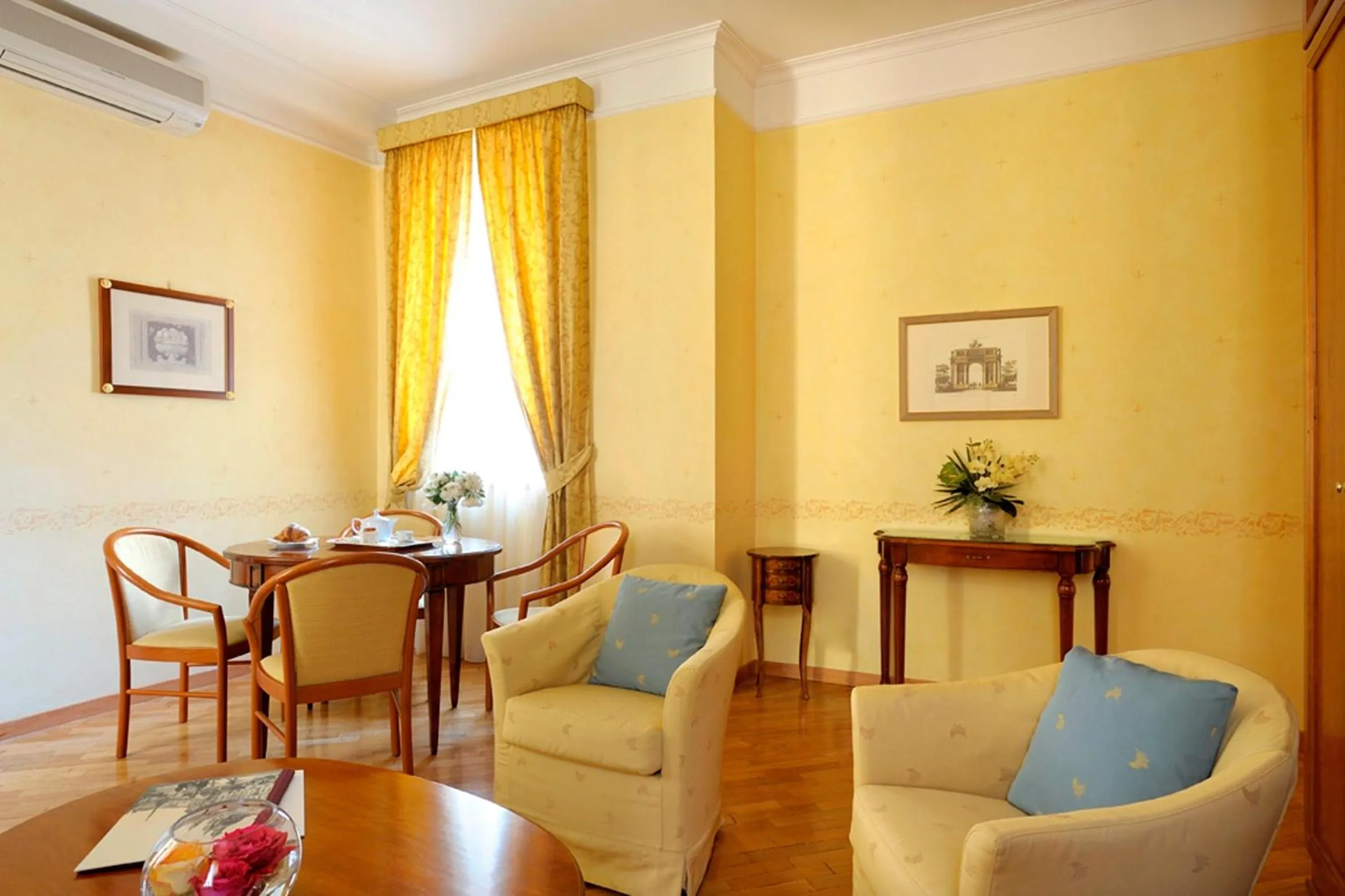 Dining area in Dea Suite Roma