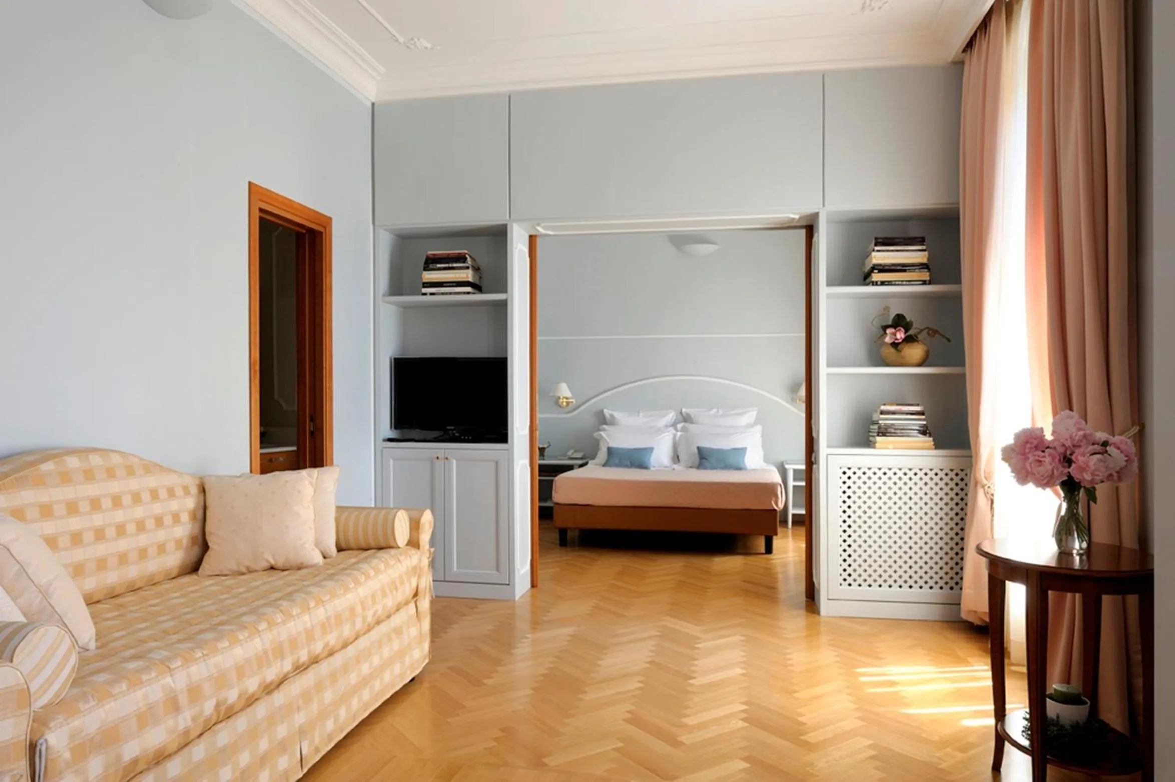 Living room, Bed in Dea Suite Roma