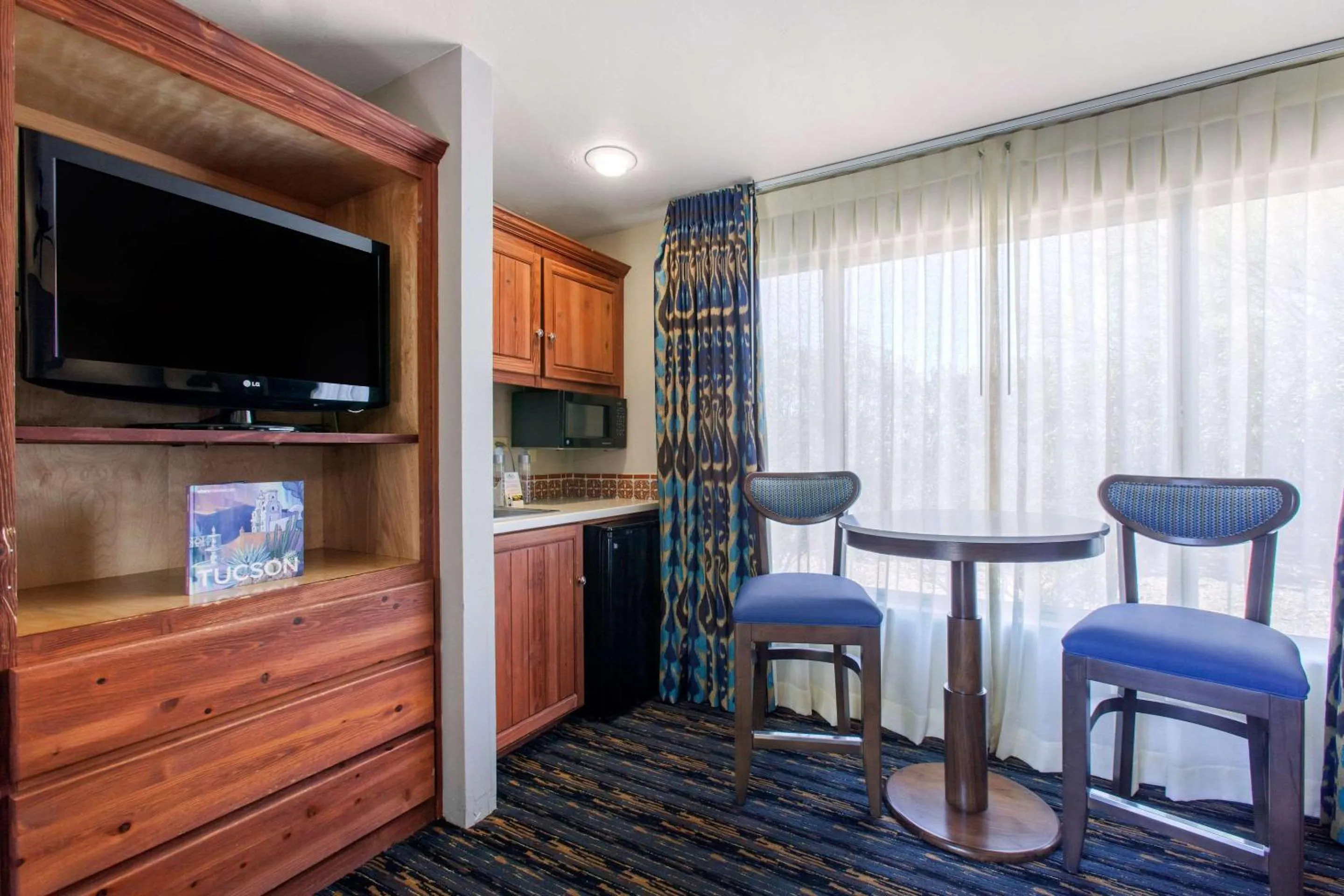 Bedroom in La Posada Lodge & Casitas, an Ascend Collection Hotel
