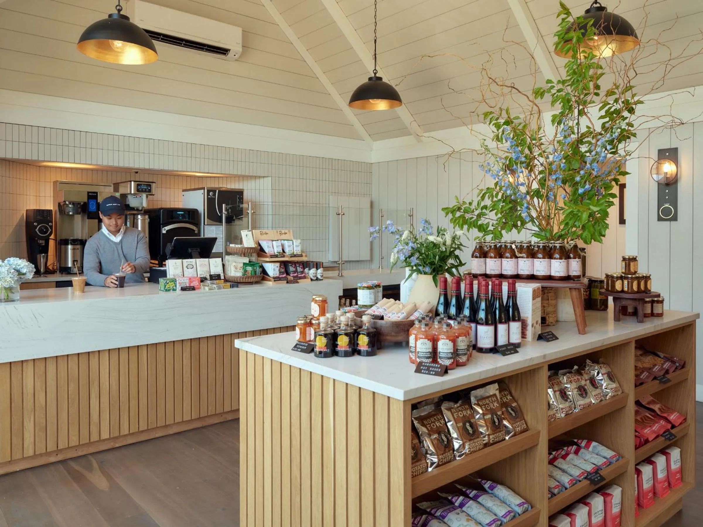 Supermarket/grocery shop in Montauk Yacht Club