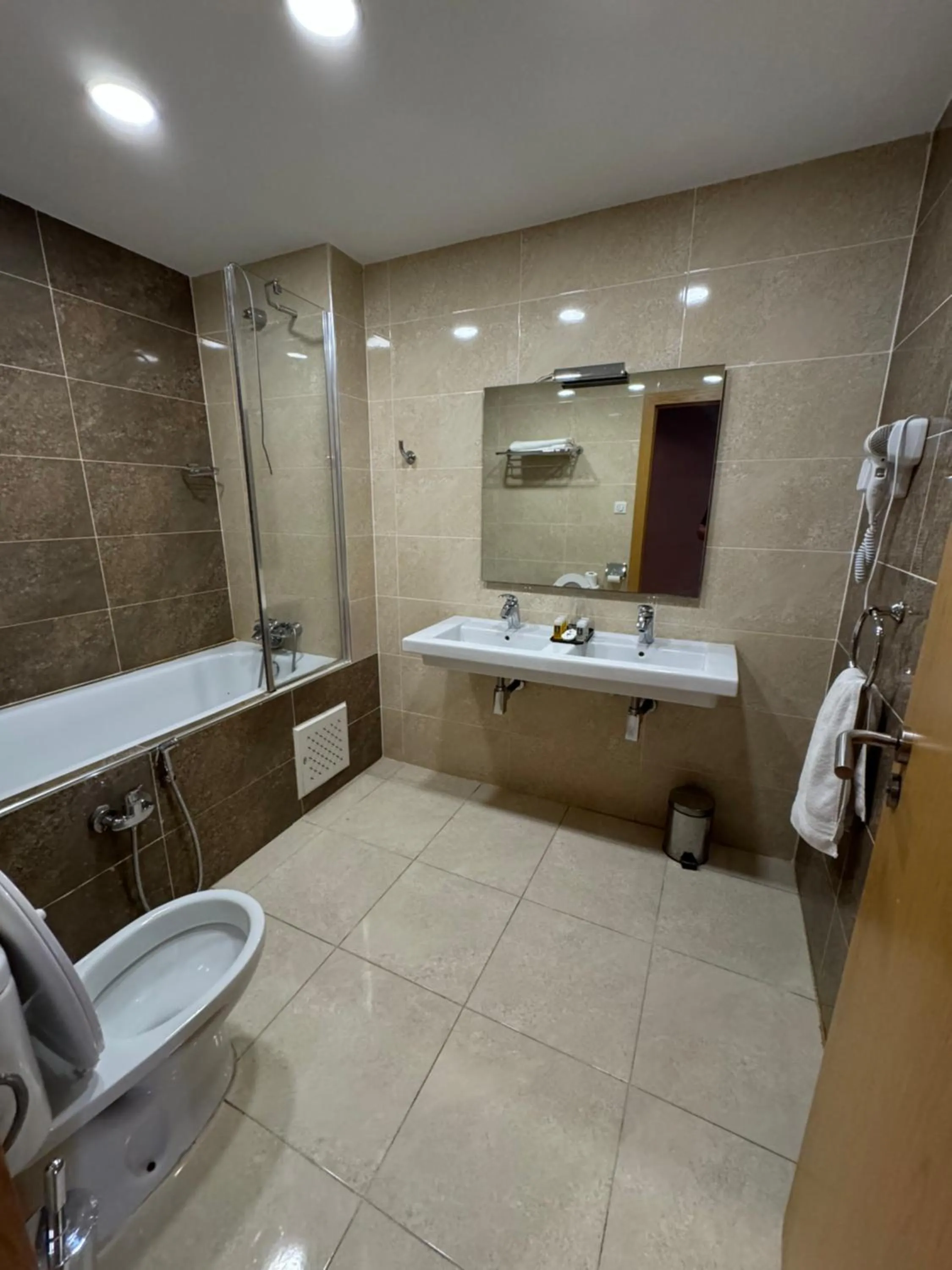 Toilet in Le Zenith Hotel Oran