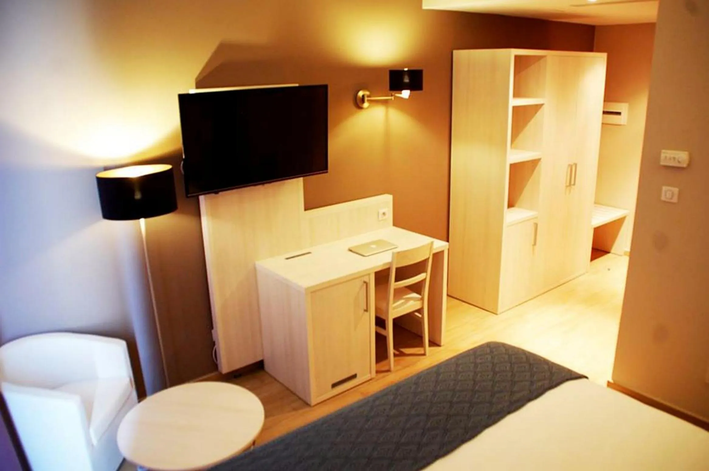 Bed in Le Zenith Hotel Oran