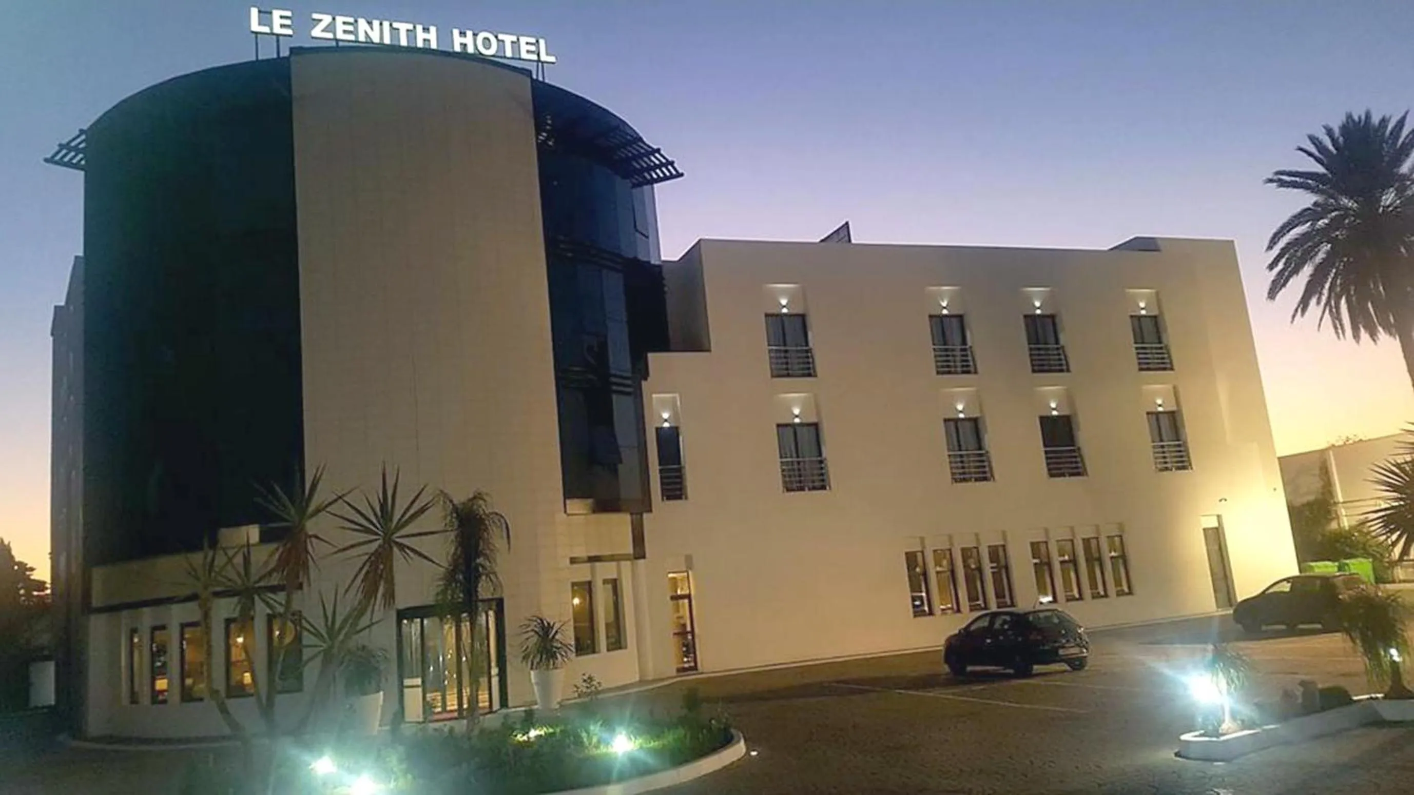 Property building in Le Zenith Hotel Oran
