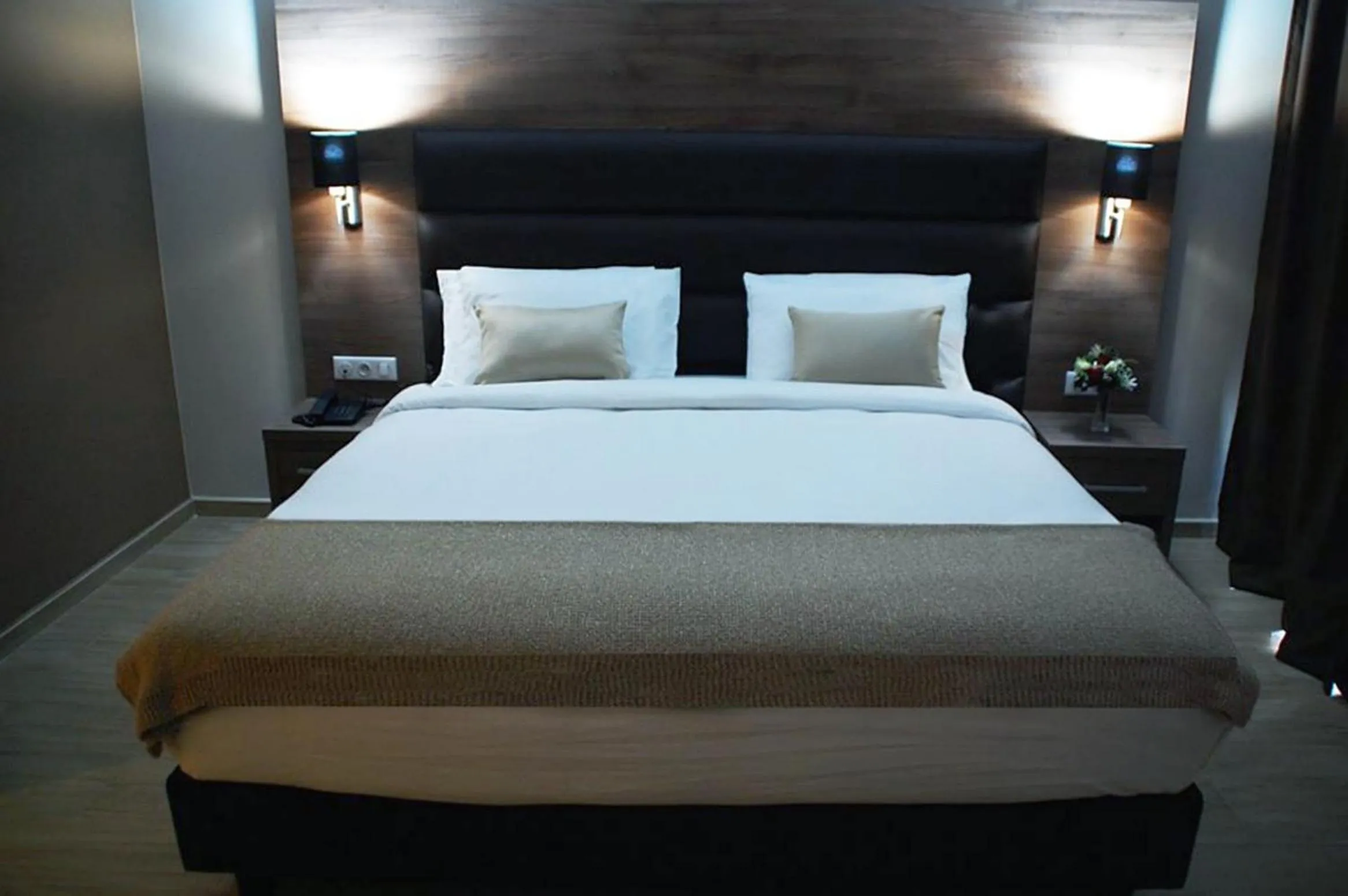 Bedroom, Bed in Le Zenith Hotel Oran