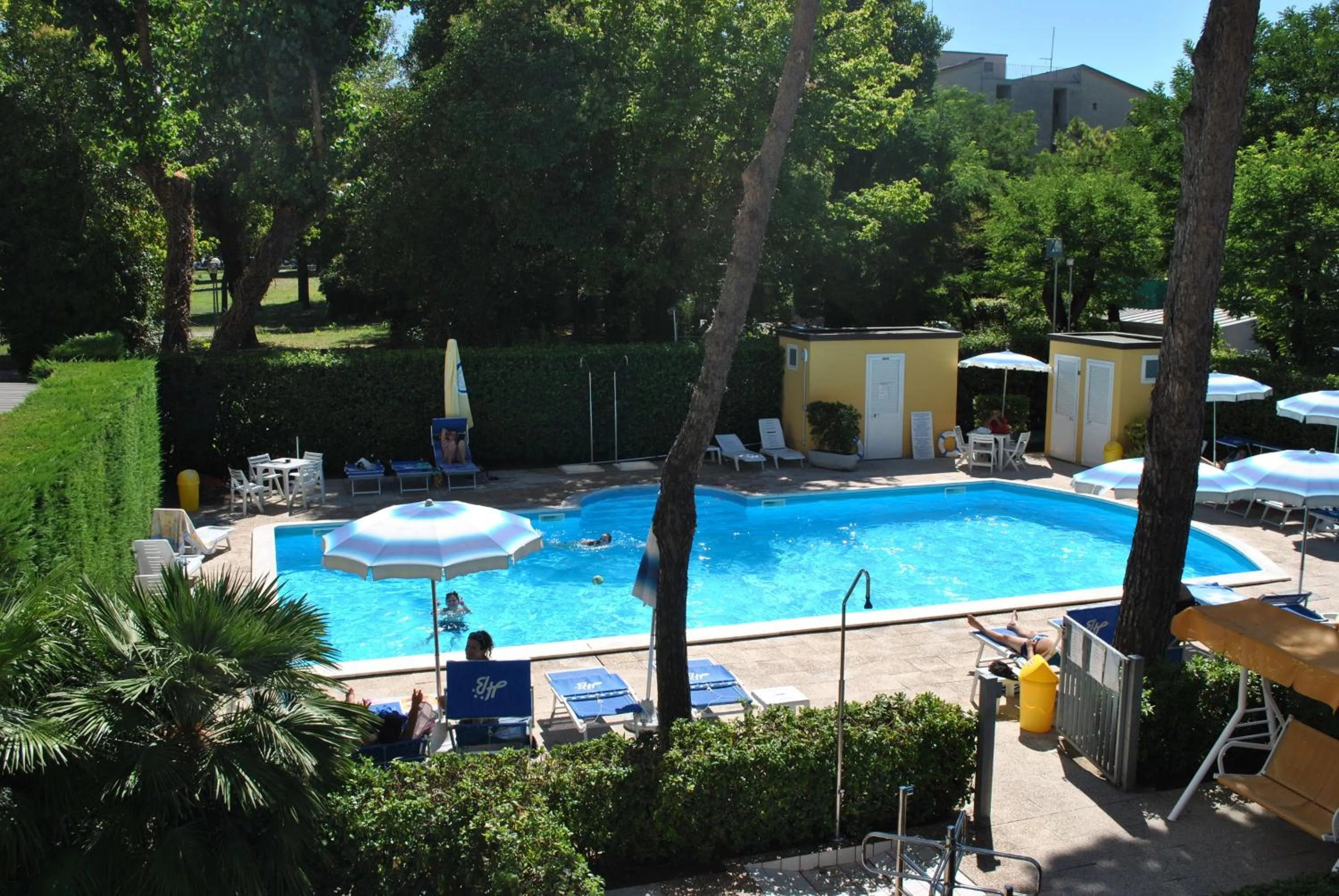 Swimming pool in Hotel Bahama