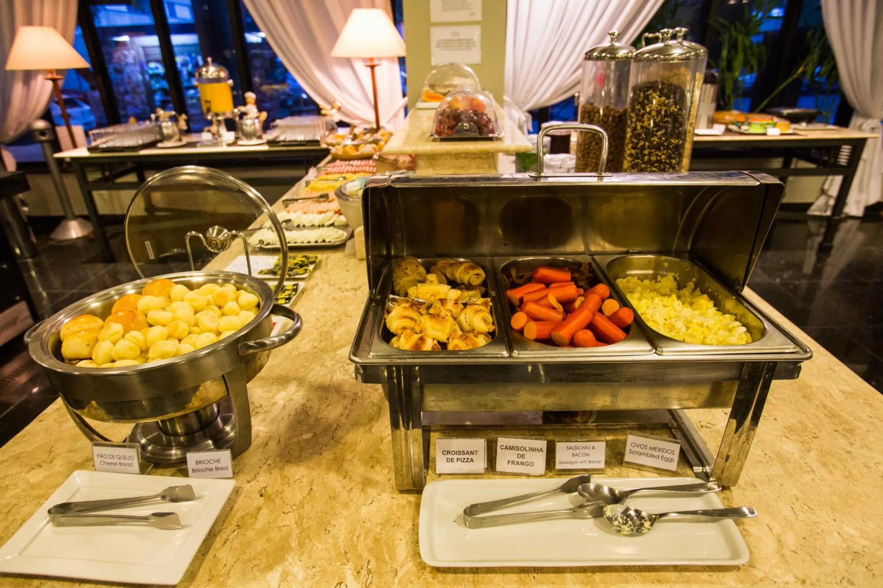 Restaurant/places to eat in Gallant Hotel