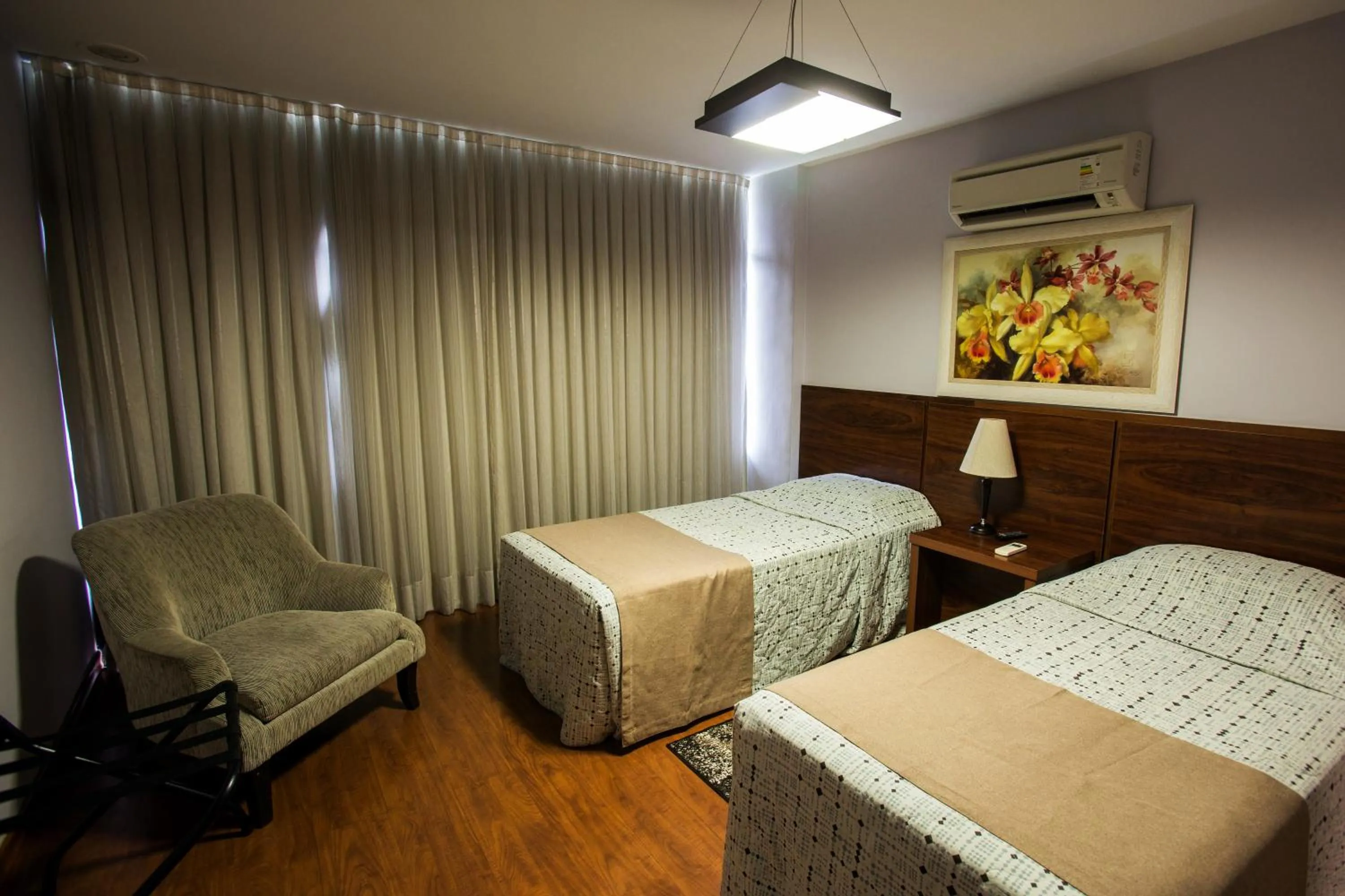 Bed in Gallant Hotel