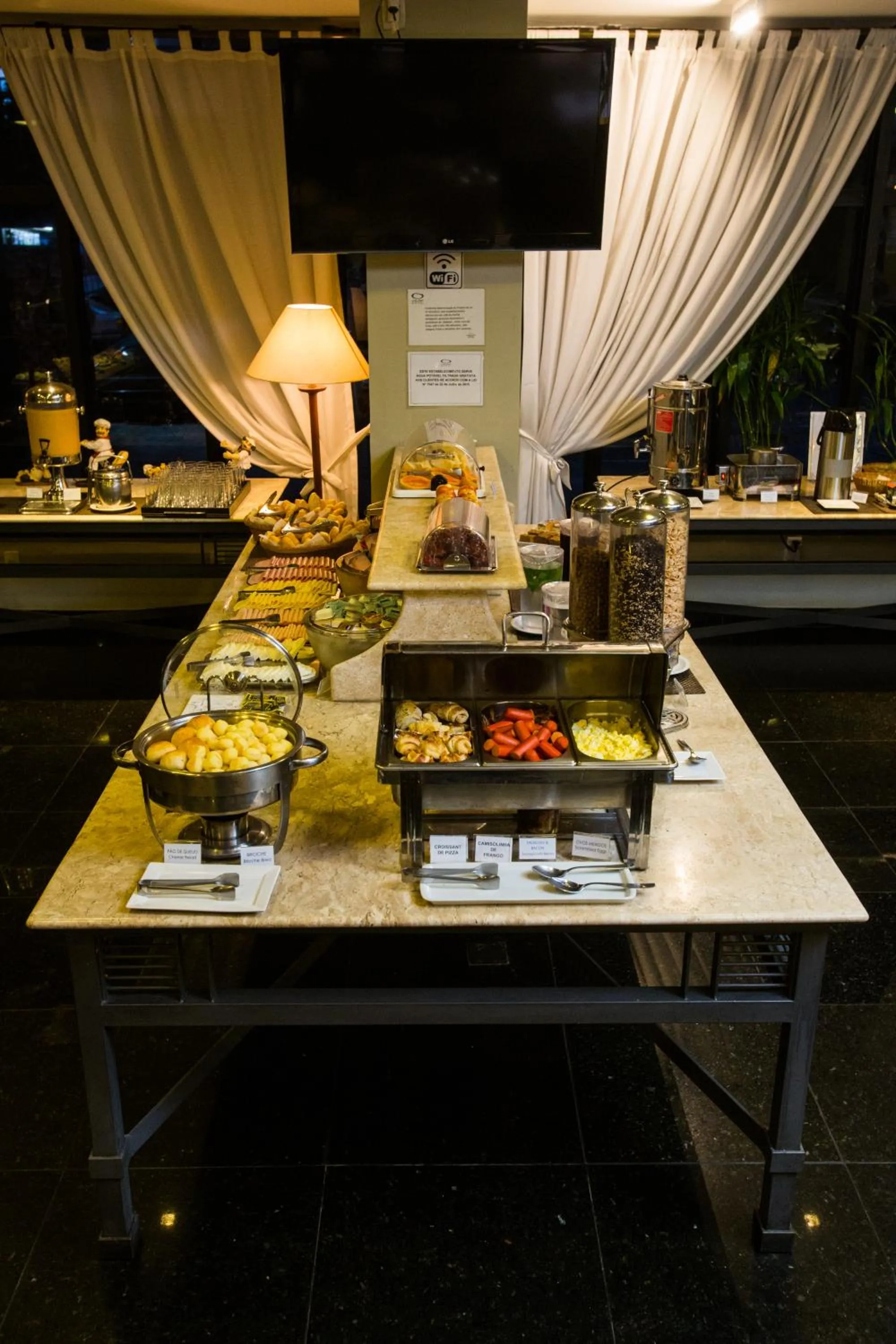 Breakfast in Gallant Hotel