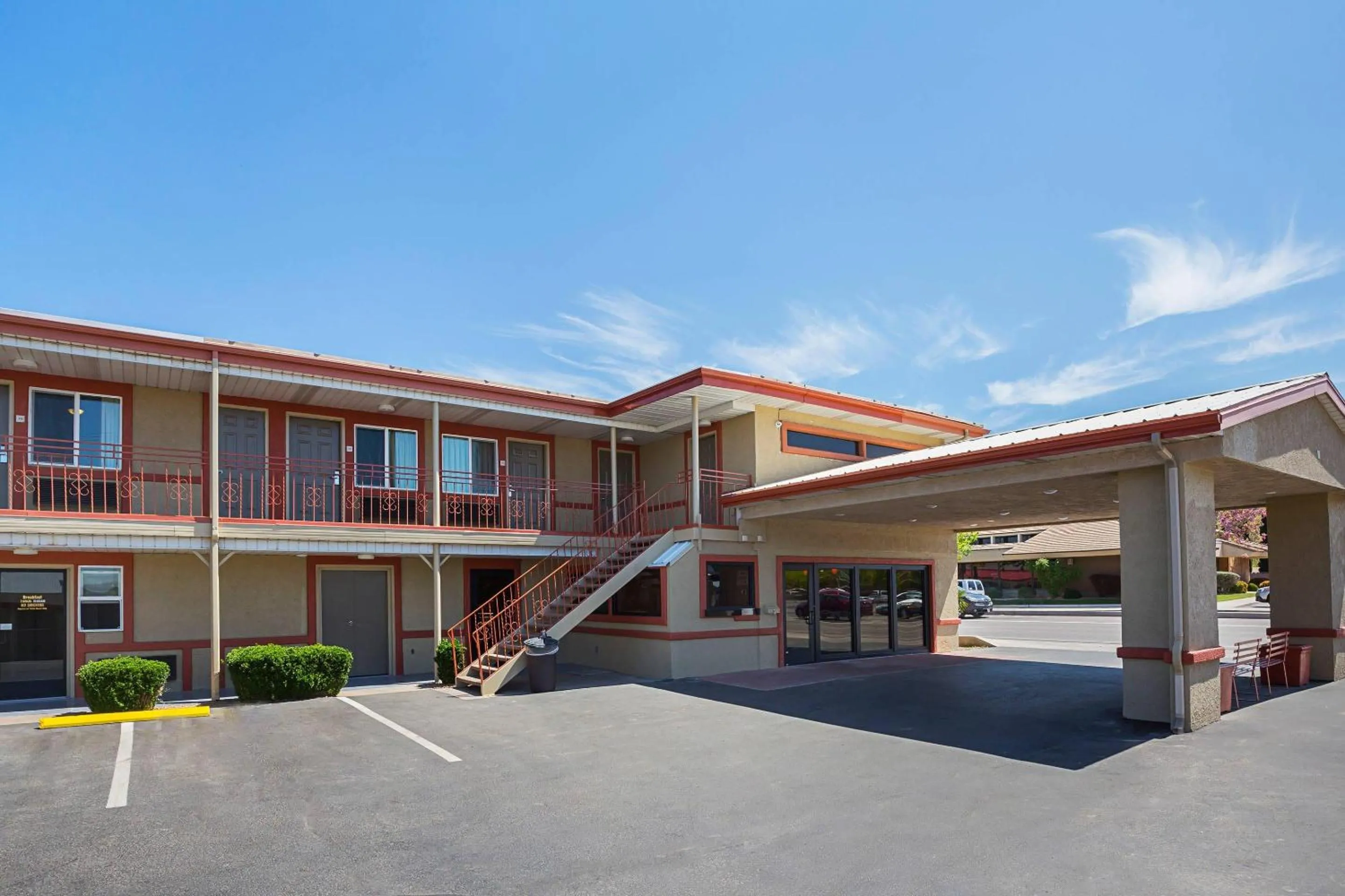 Property building in Econo Lodge Hurricane Zion Park Area