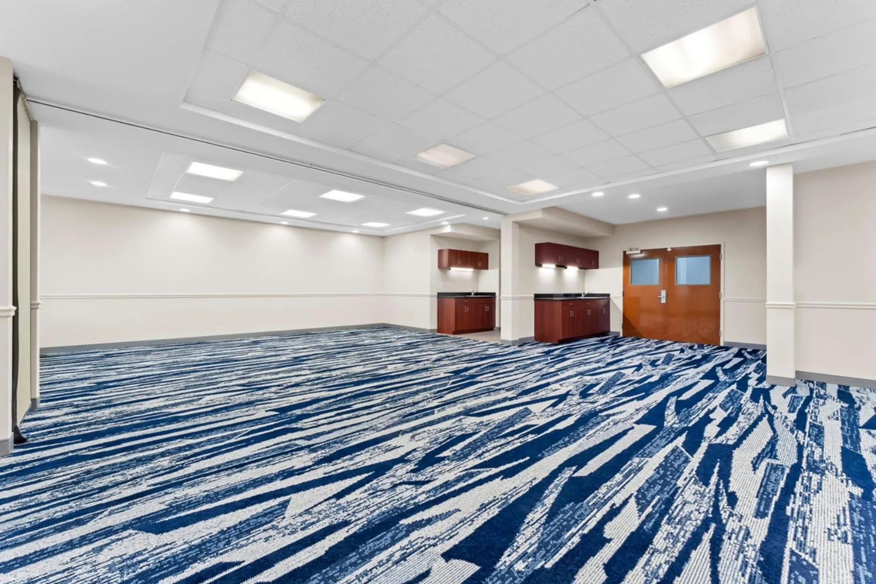 Meeting/conference room, Bed in Comfort Suites Augusta Riverwatch