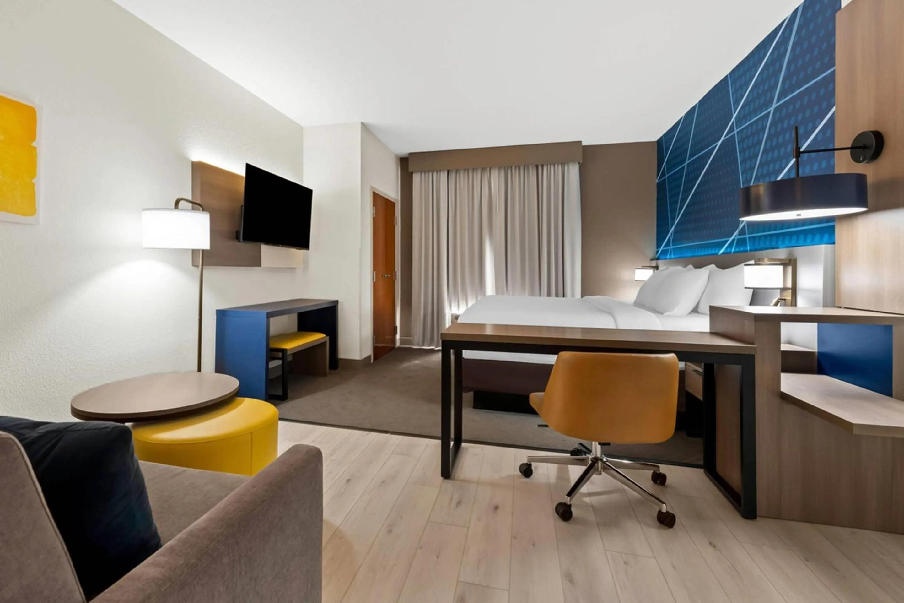 Bedroom in Comfort Suites Augusta Riverwatch