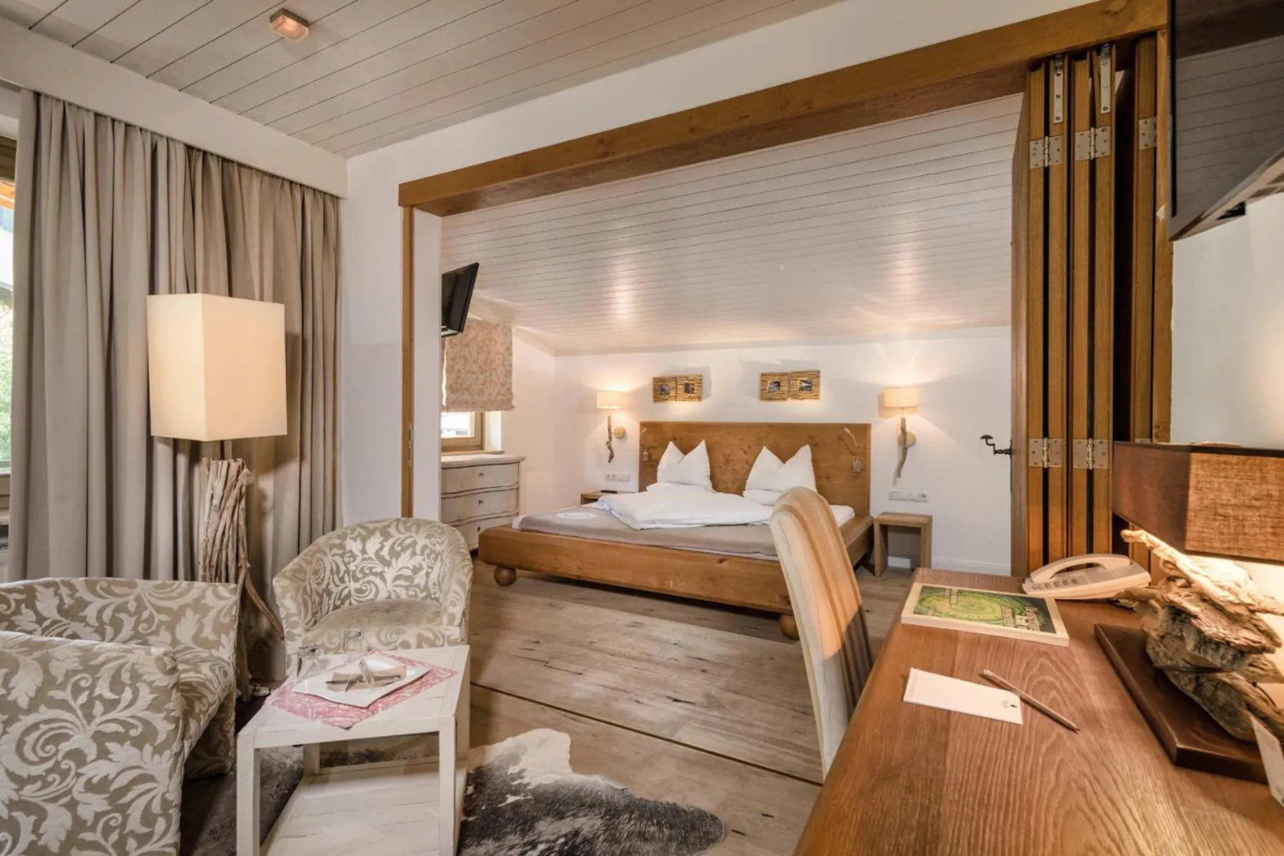 Photo of the whole room, Bed in Alpin Juwel - Bio und Lifestylehotel