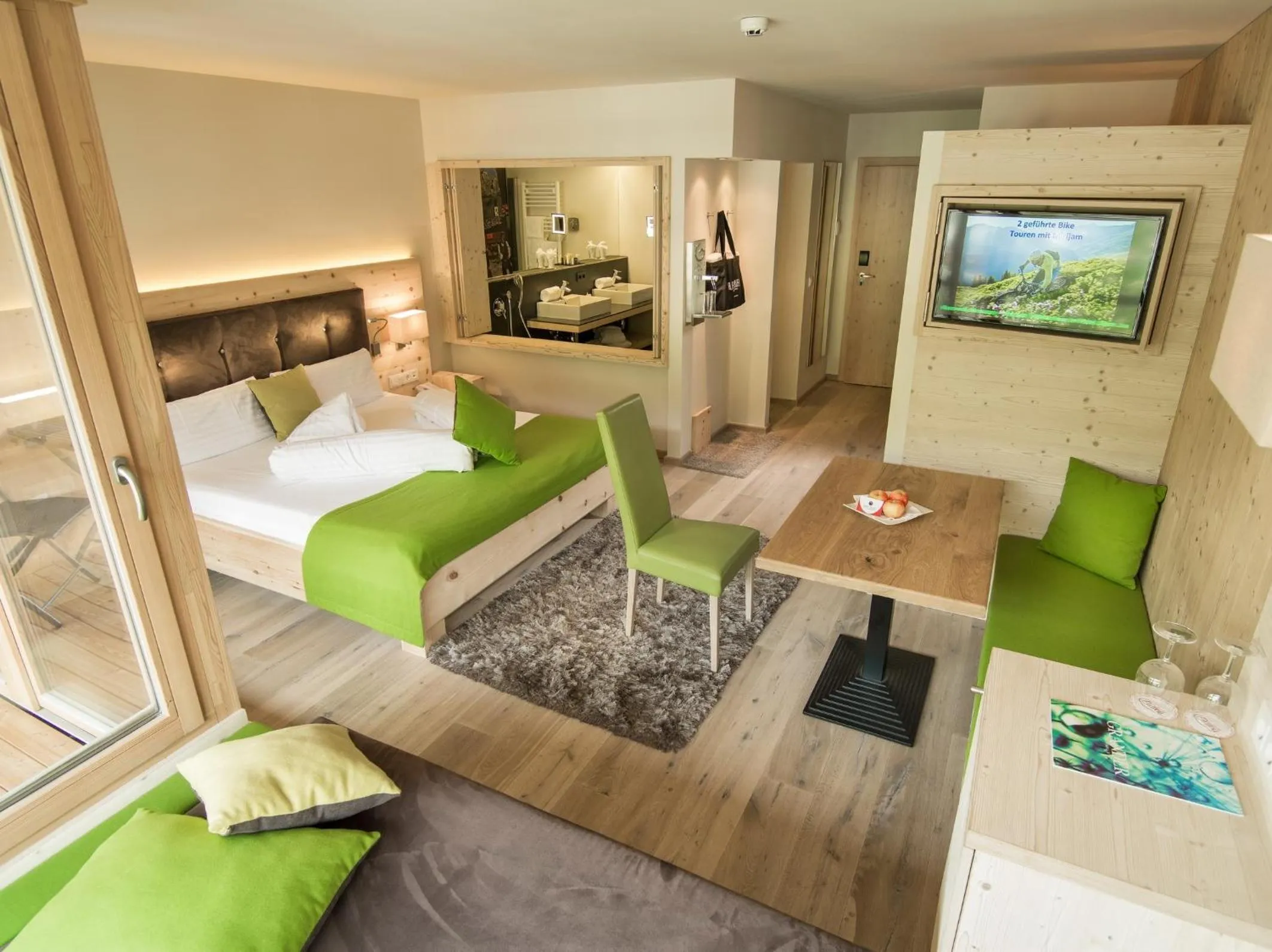 Living room, Bed in Alpin Juwel - Bio und Lifestylehotel