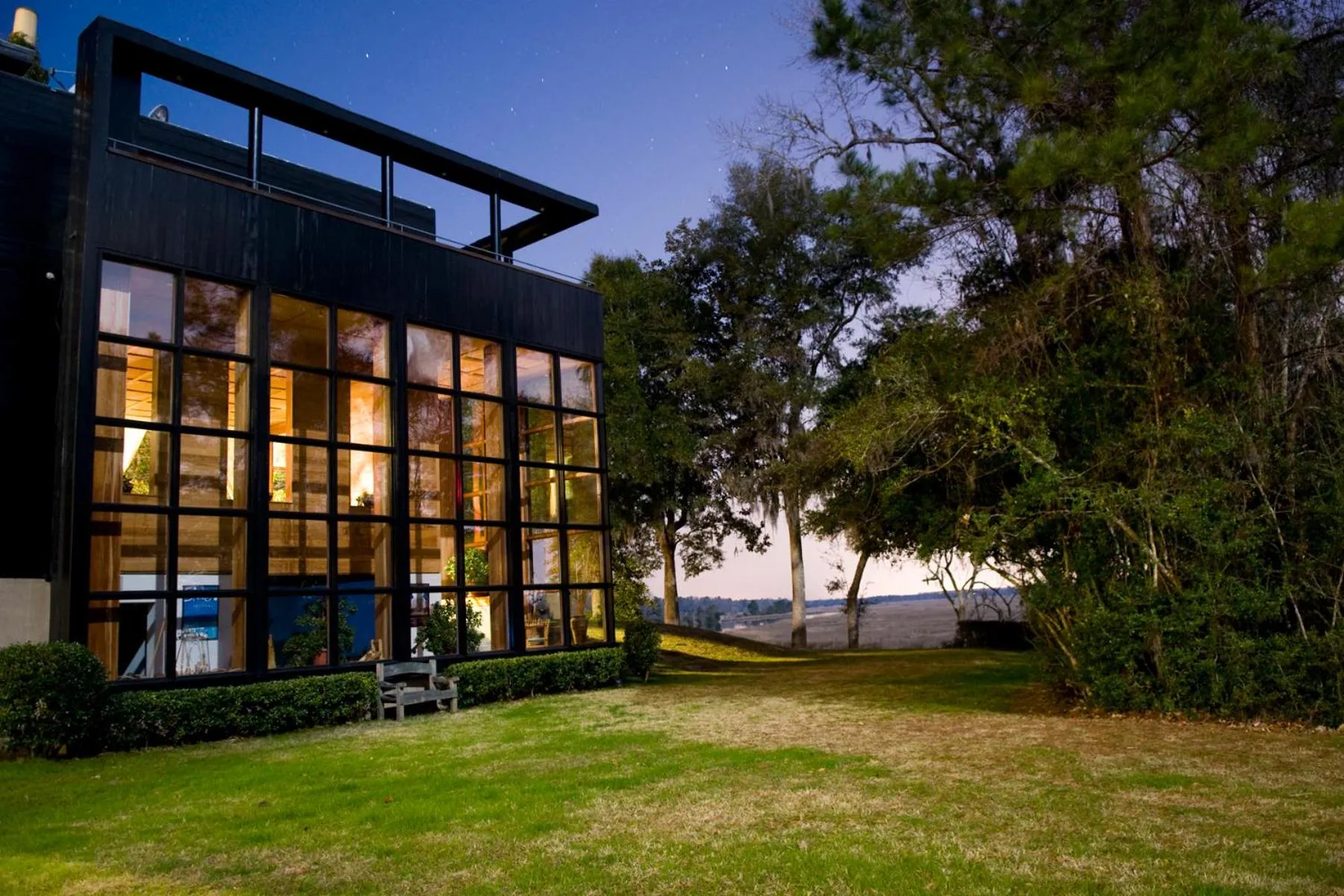 Facade/entrance in The Inn at Middleton Place