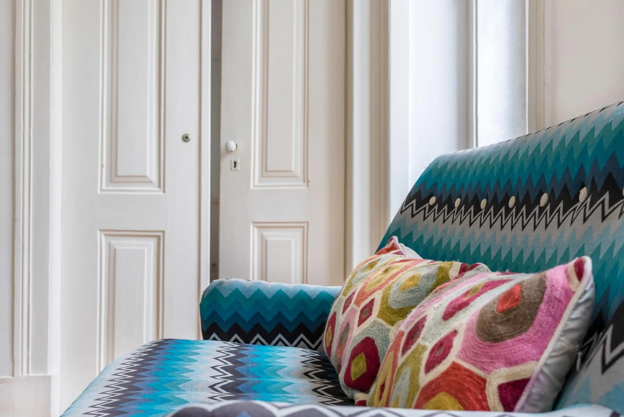 Communal lounge/ TV room, Bed in The Color Hostel