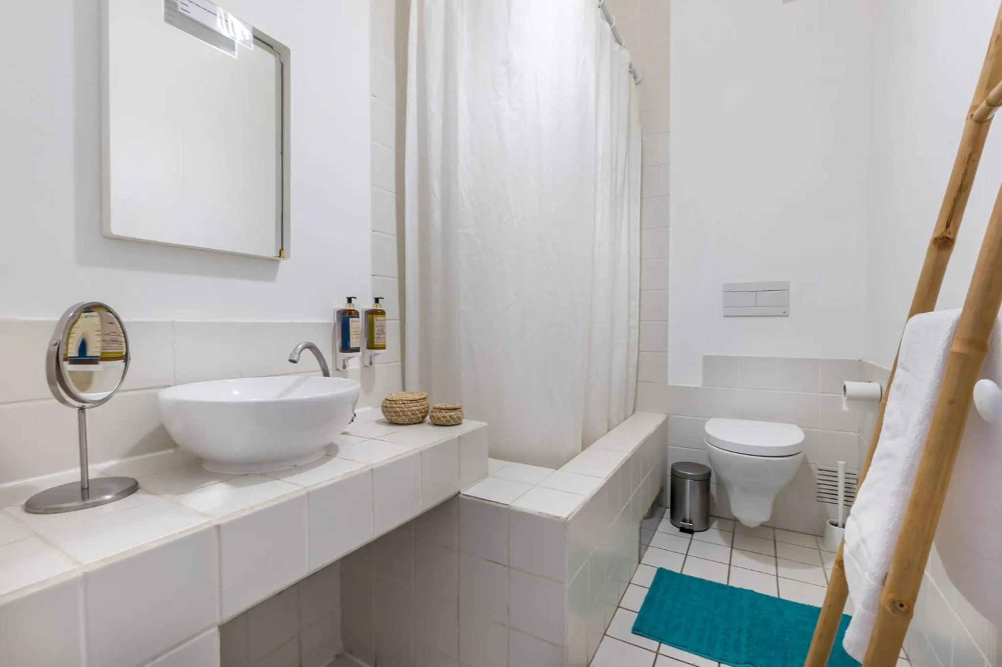 Shower in The Color Hostel