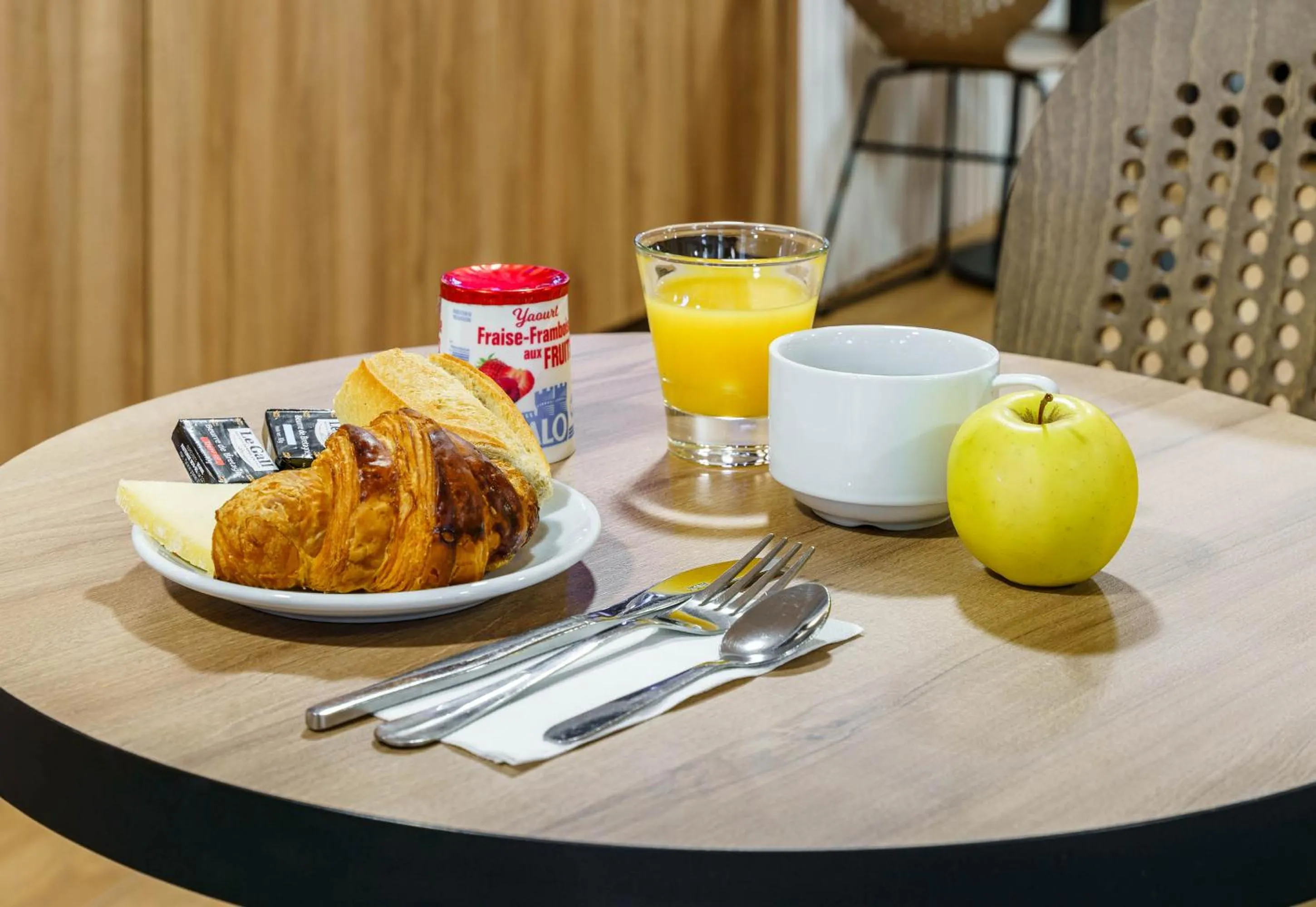 Breakfast in B&B HOTEL Amneville-les-Thermes