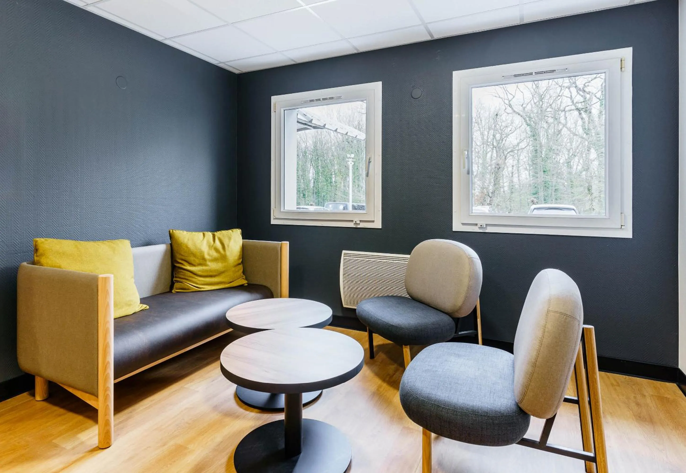 Seating area in B&B HOTEL Amneville-les-Thermes