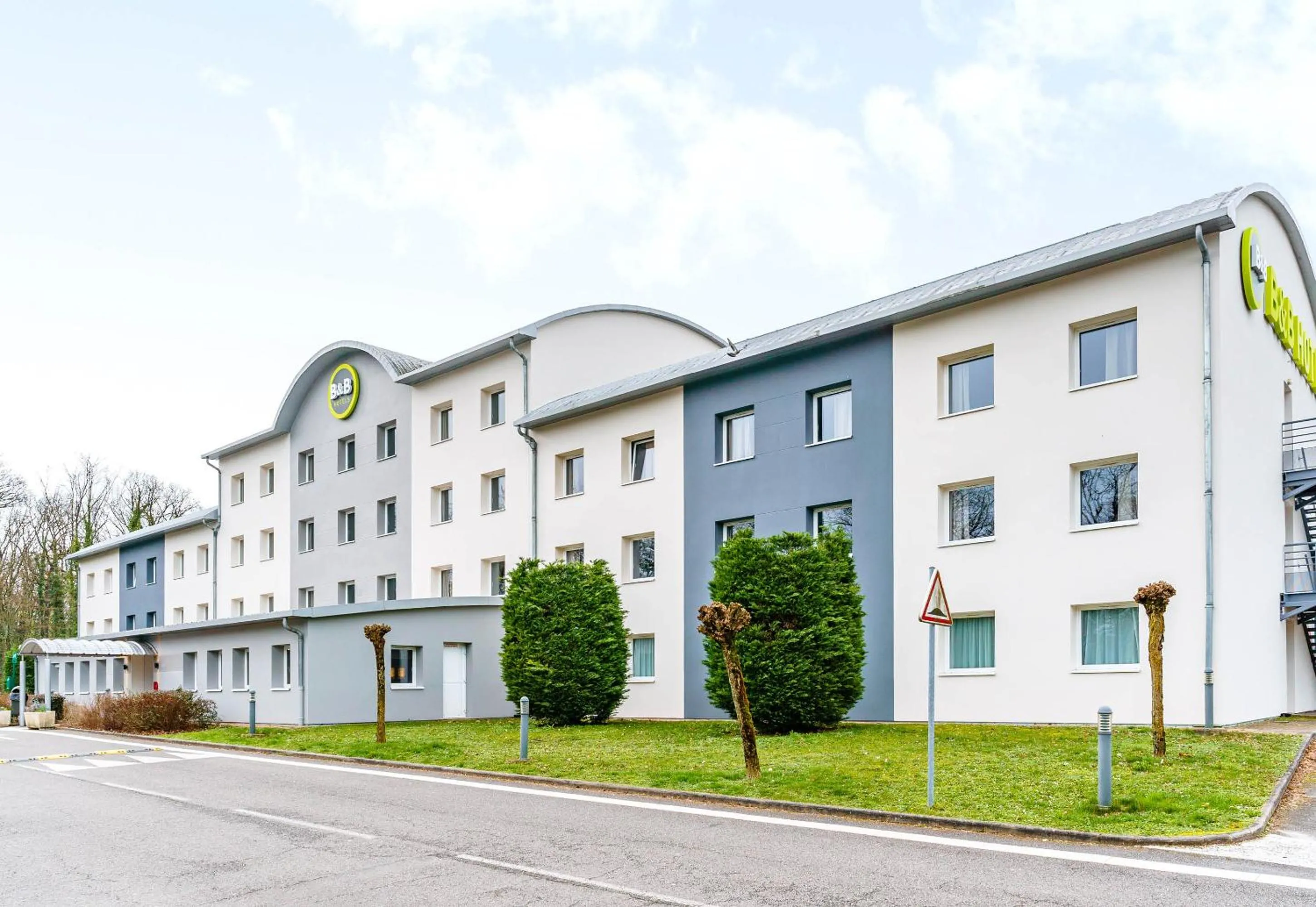 Facade/entrance in B&B HOTEL Amneville-les-Thermes