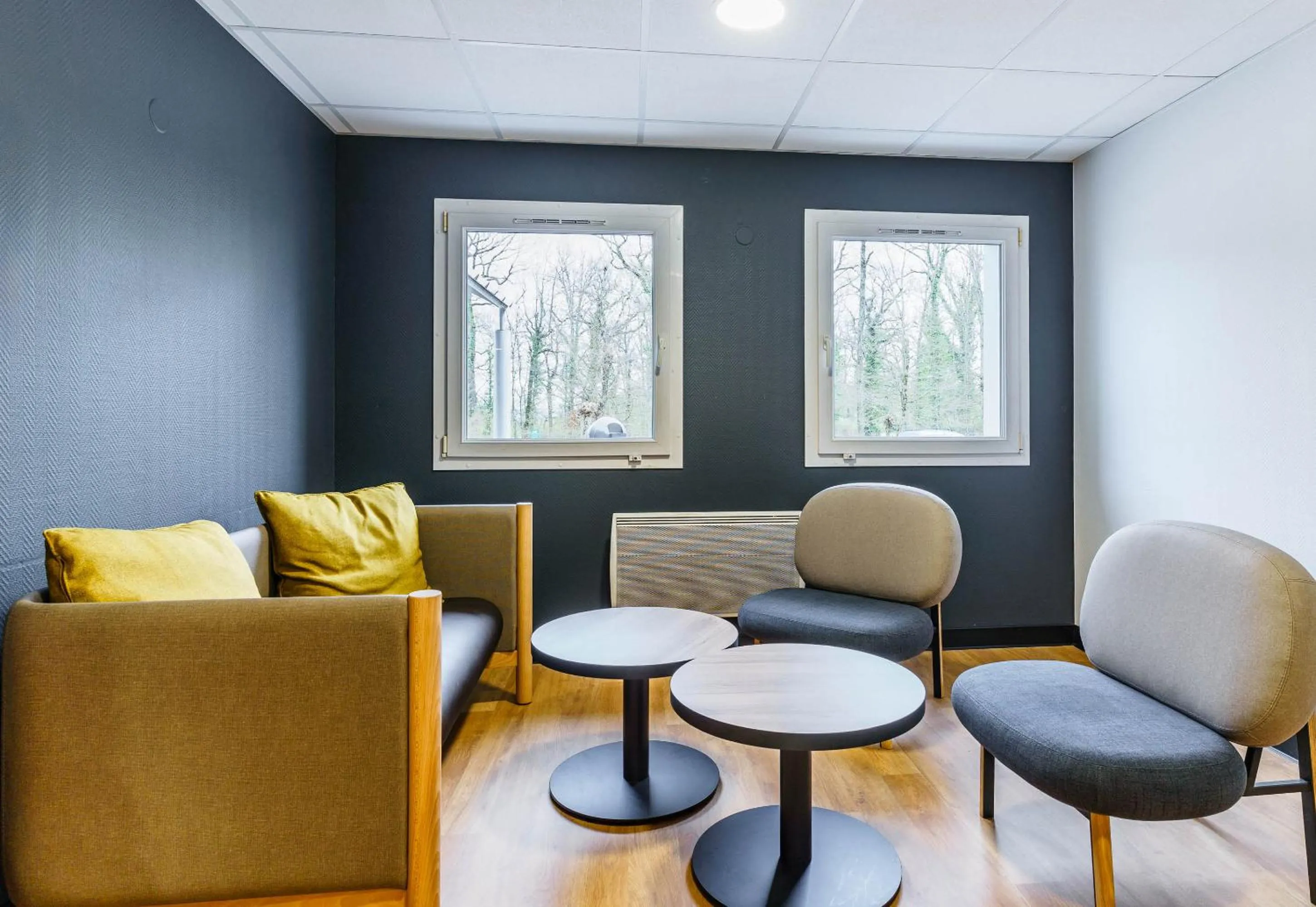 Seating area in B&B HOTEL Amneville-les-Thermes