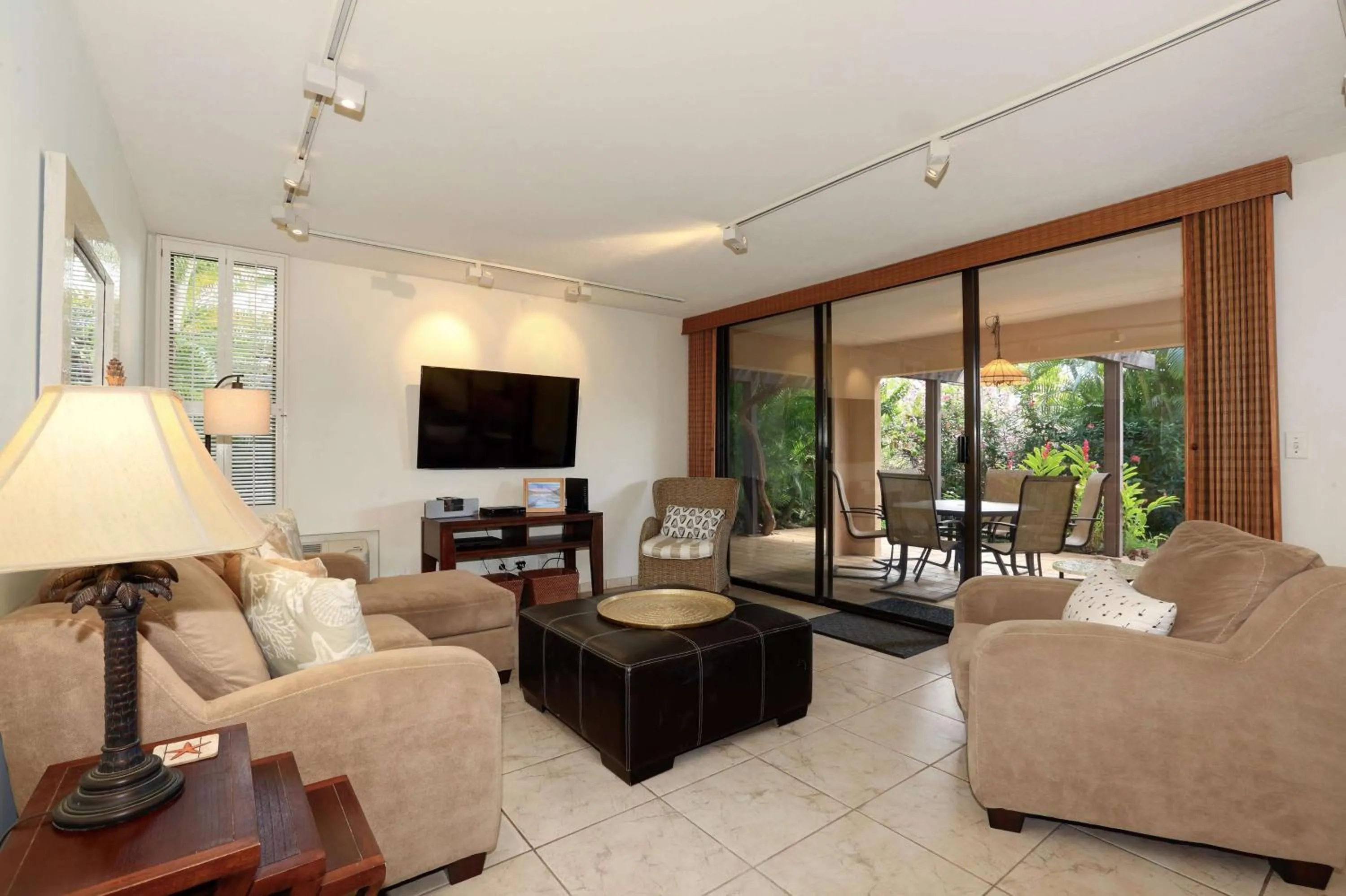 Photo of the whole room in Wailea Ekahi Village - CoralTree Residence Collection