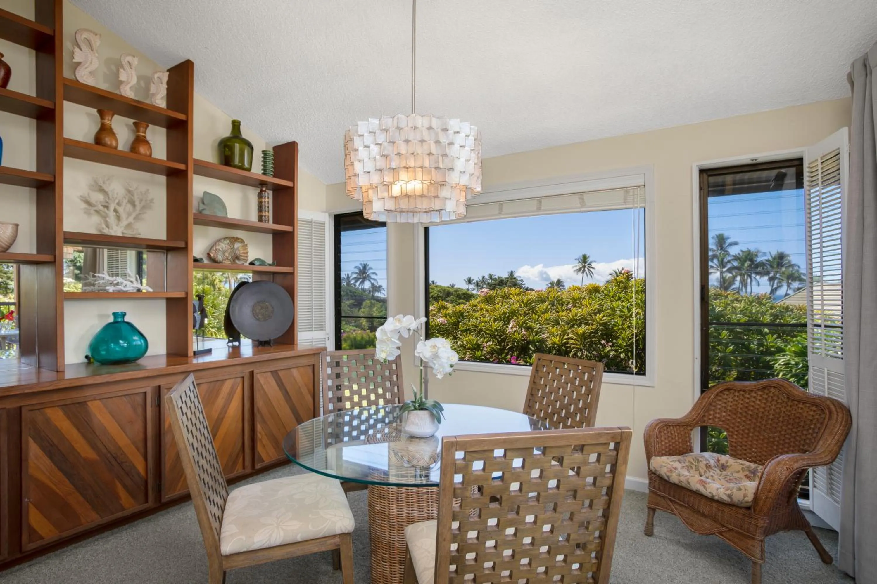 Dining area in Wailea Ekahi Village - CoralTree Residence Collection