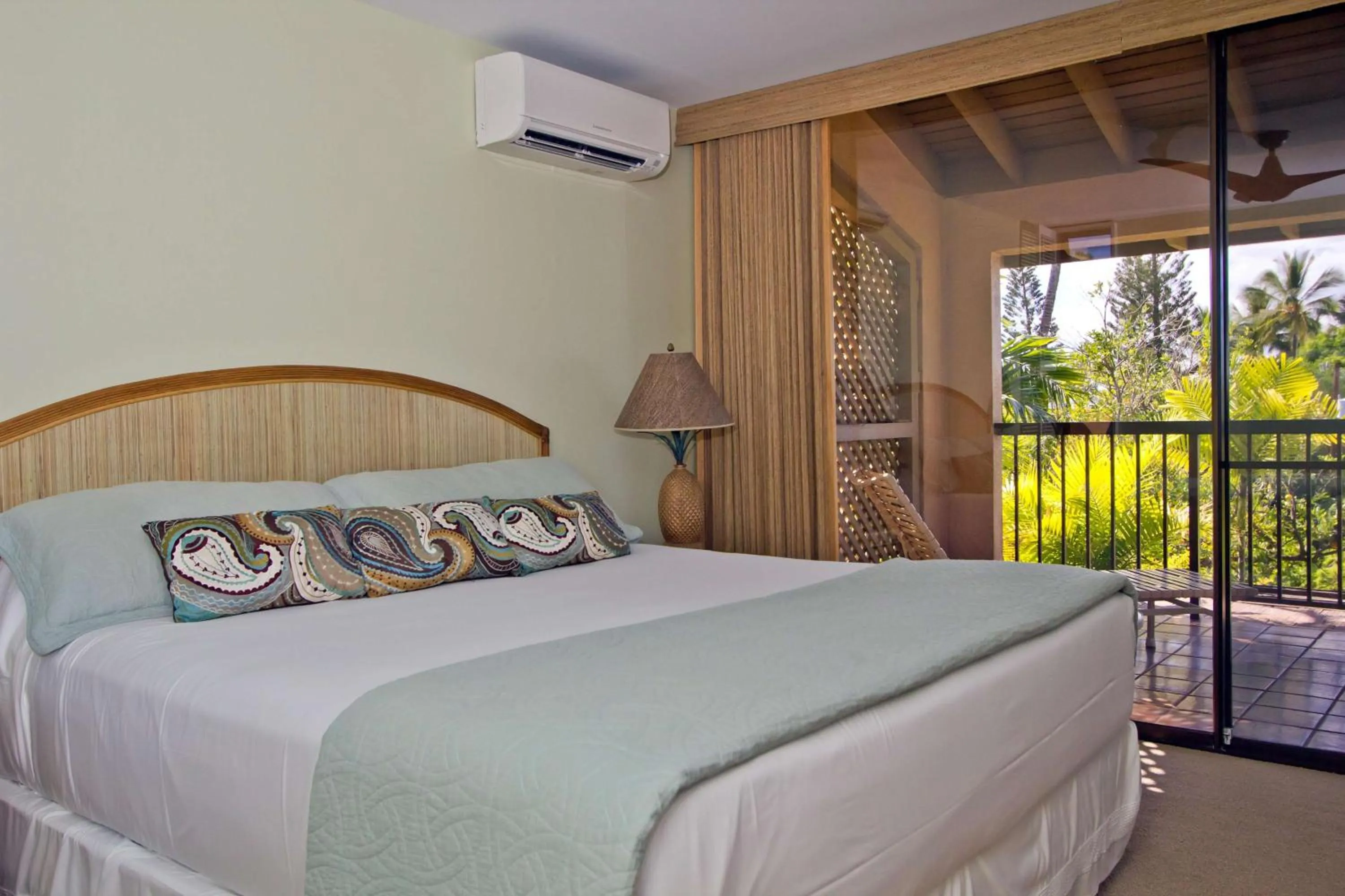Photo of the whole room, Bed in Wailea Ekahi Village - CoralTree Residence Collection