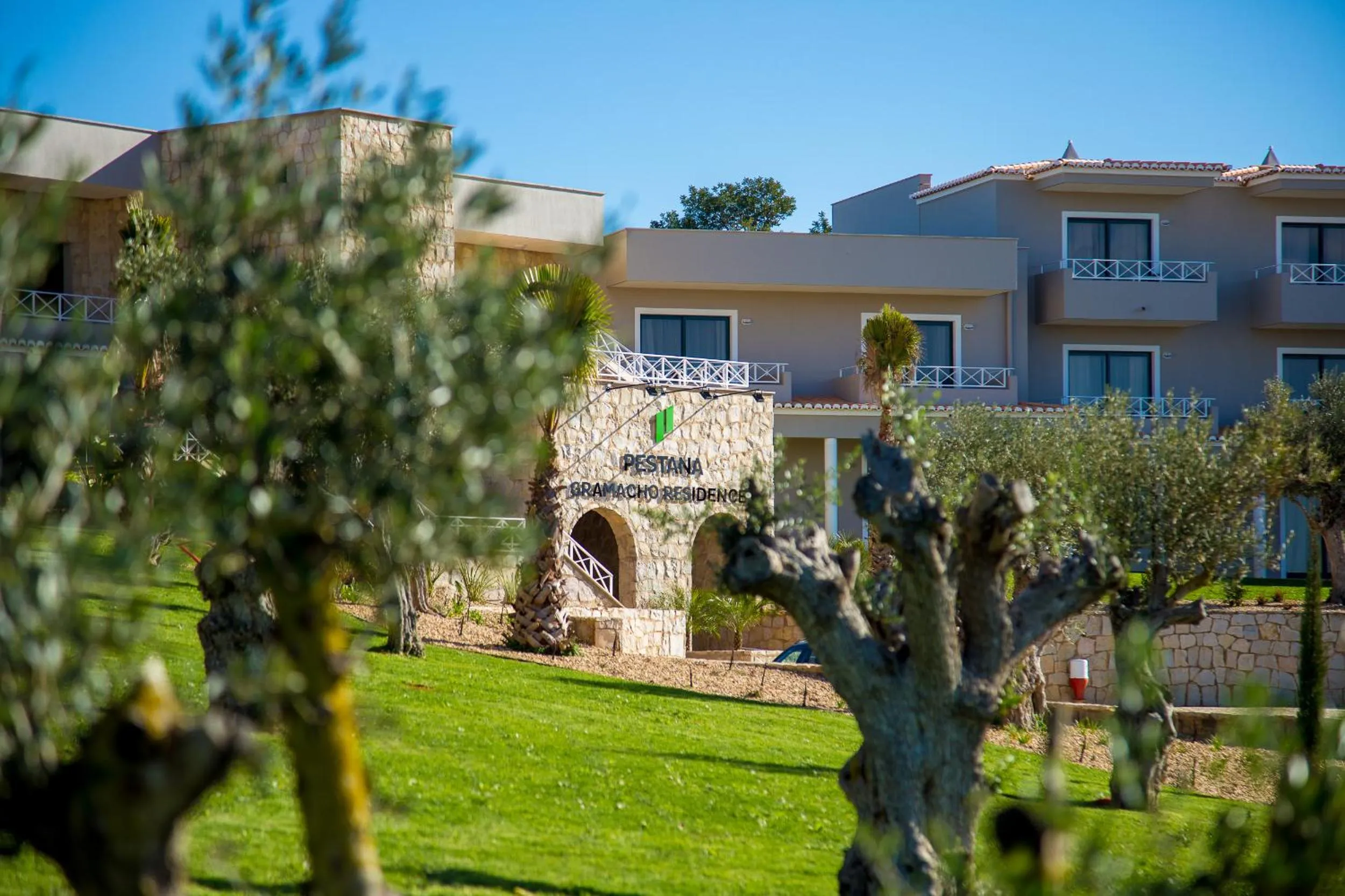 Property building in Pestana Gramacho Residences