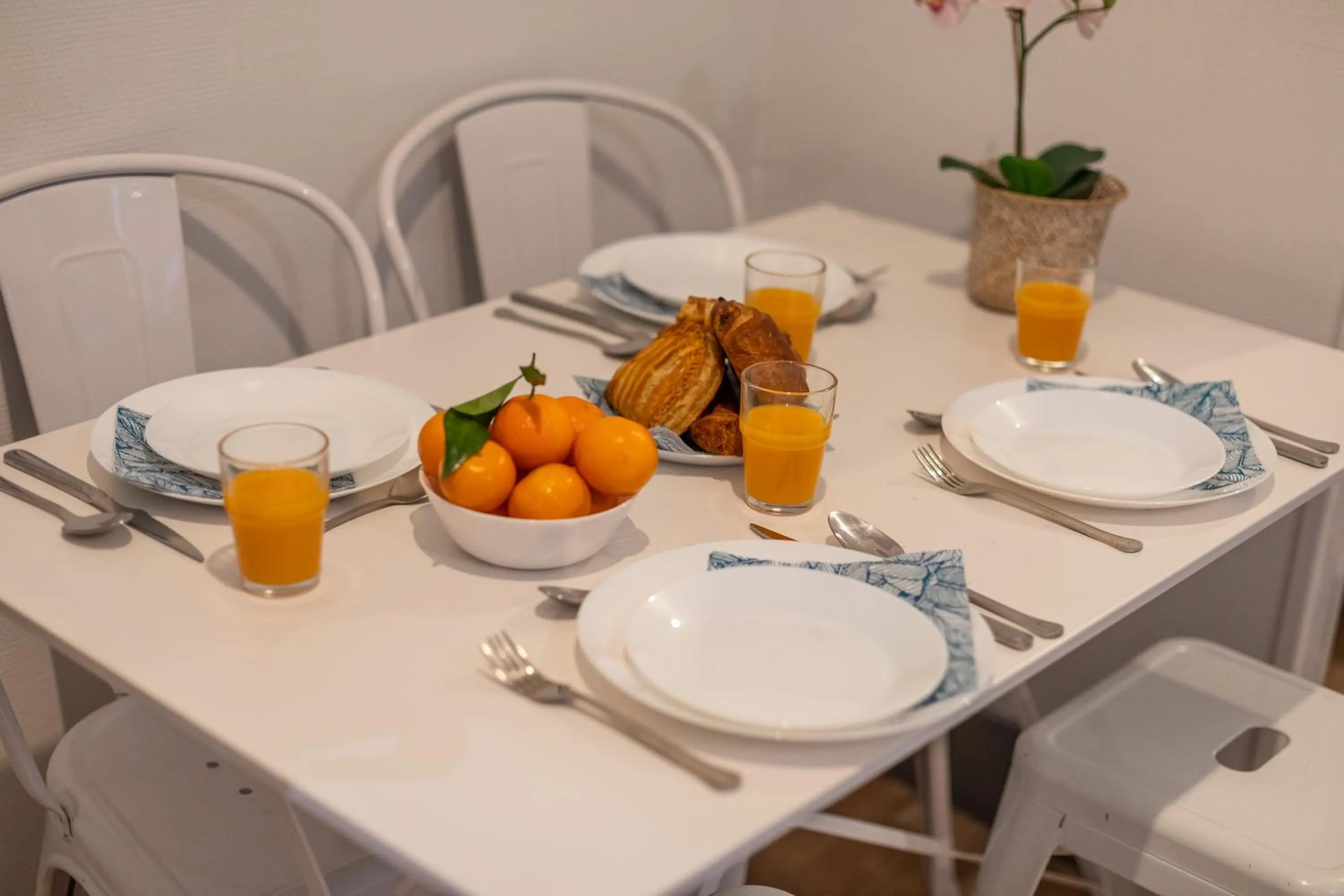 room service in WS Hôtel de Ville - Musée Pompidou